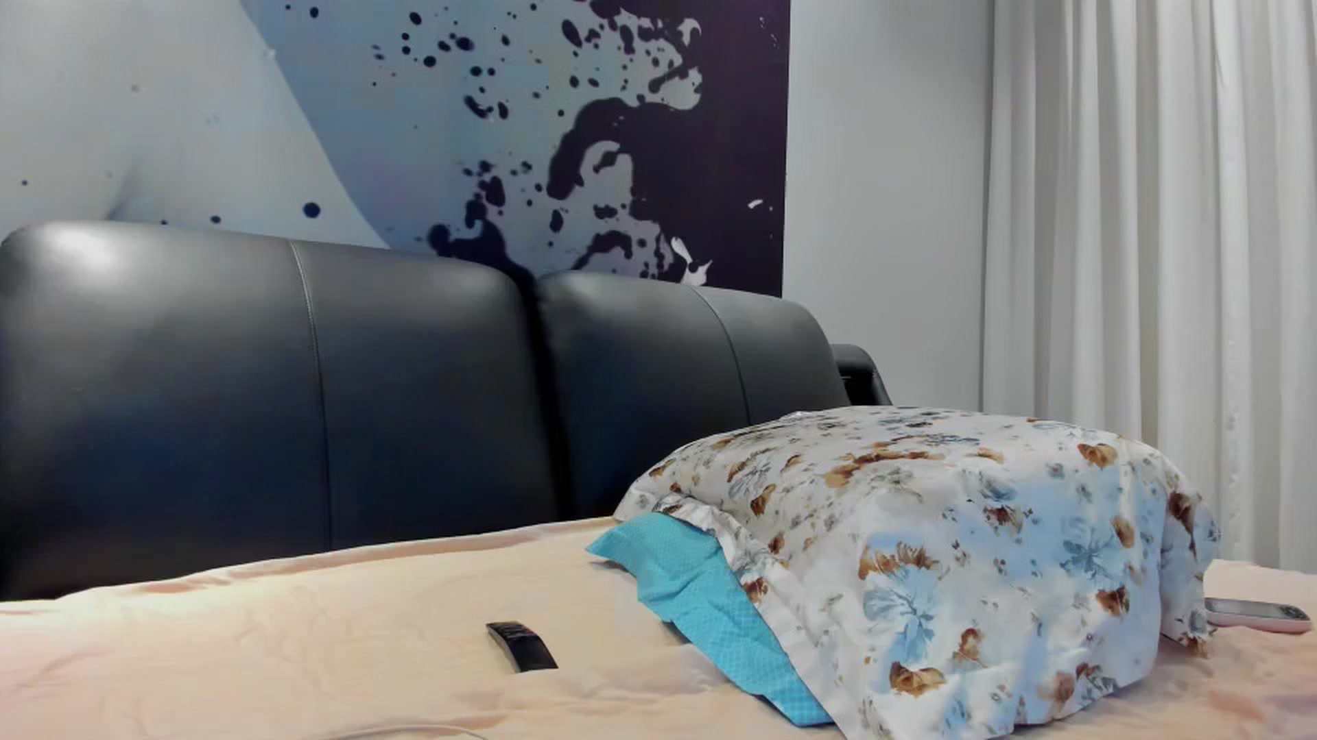 Gallery image thumbnail from SophiaSanty's myfreecams stream on, 08/08/2024, 20:04 image 17 of 20