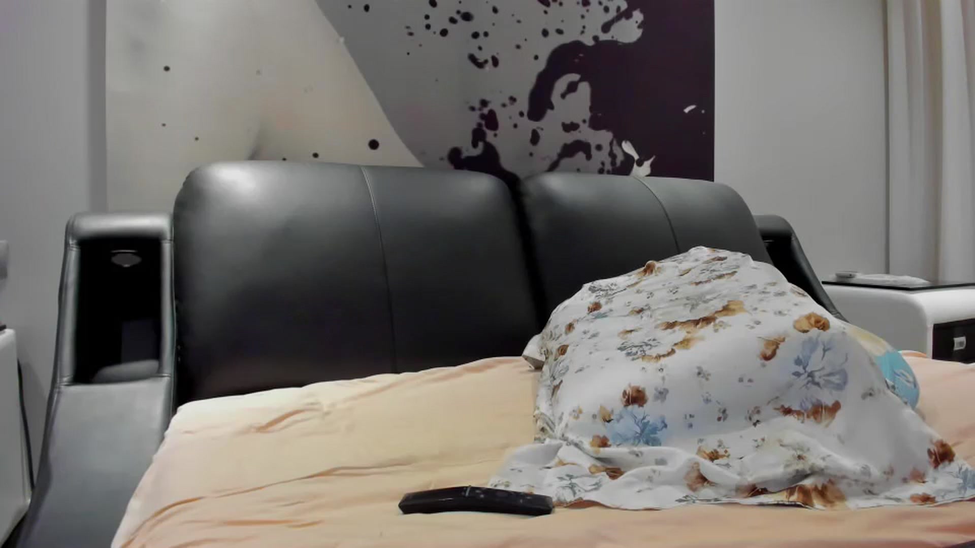 Gallery image thumbnail from SophiaSanty's myfreecams stream on, 08/14/2024, 23:14 image 15 of 20