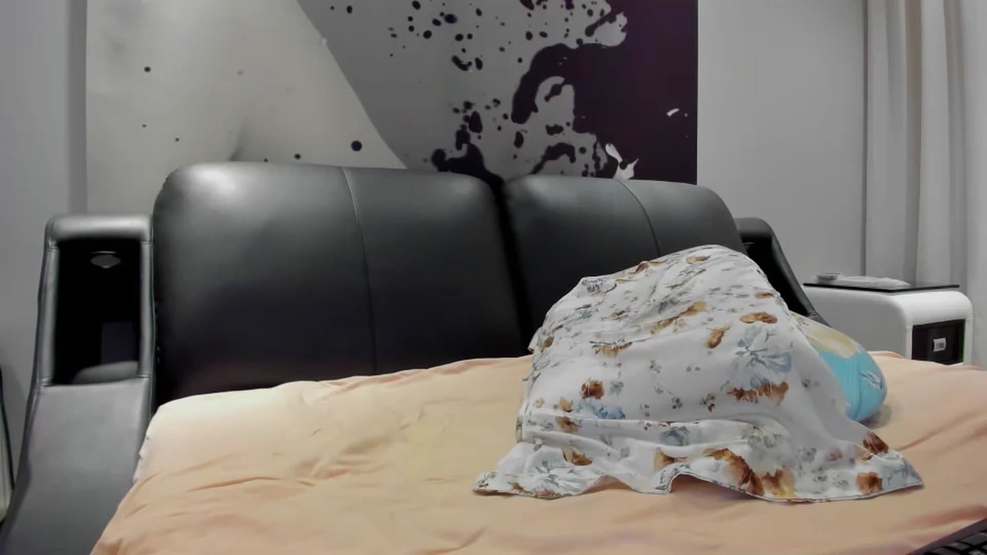 Gallery image thumbnail from SophiaSanty's myfreecams stream on, 08/14/2024, 23:14 image 3 of 20