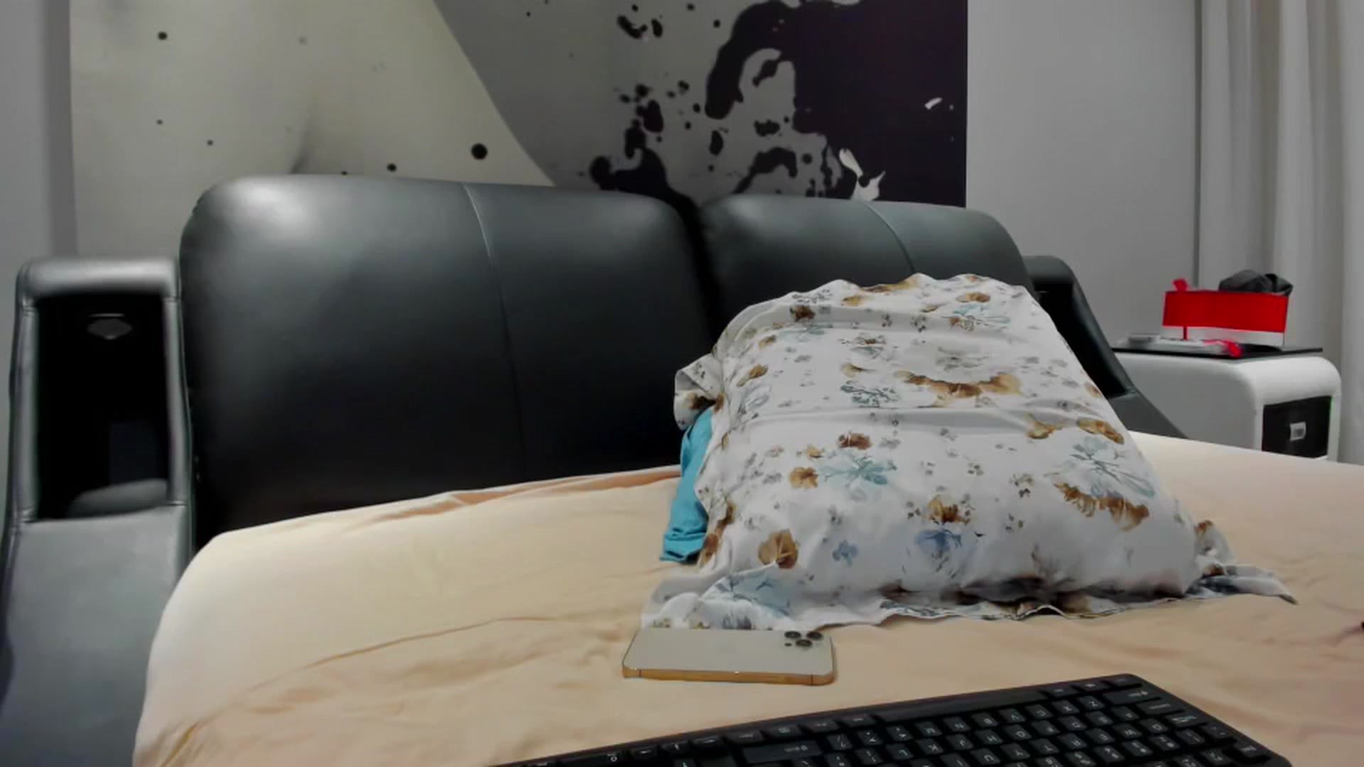 Gallery image thumbnail from SophiaSanty's myfreecams stream on, 08/17/2024, 20:40 image 9 of 20