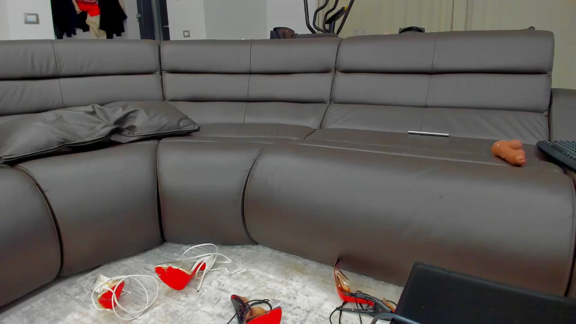 Gallery image thumbnail from SophiaSanty's myfreecams stream on, 08/30/2024, 24:06 image 8 of 20