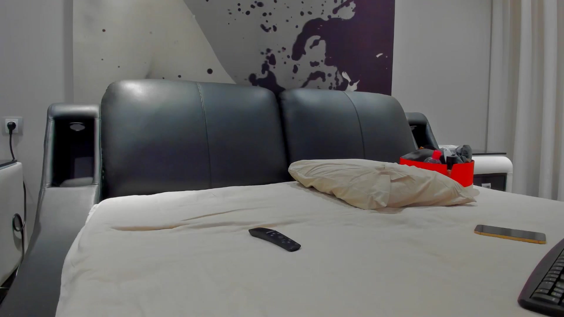 Gallery image thumbnail from SophiaSanty's myfreecams stream on, 10/18/2024, 18:32 image 4 of 20
