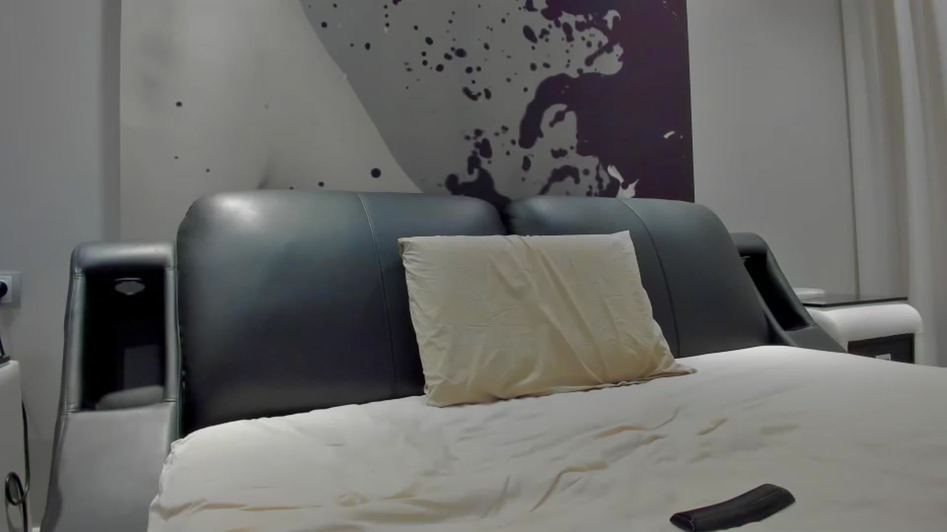 Gallery image thumbnail from SophiaSanty's myfreecams stream on, 10/20/2024, 20:25 image 4 of 20
