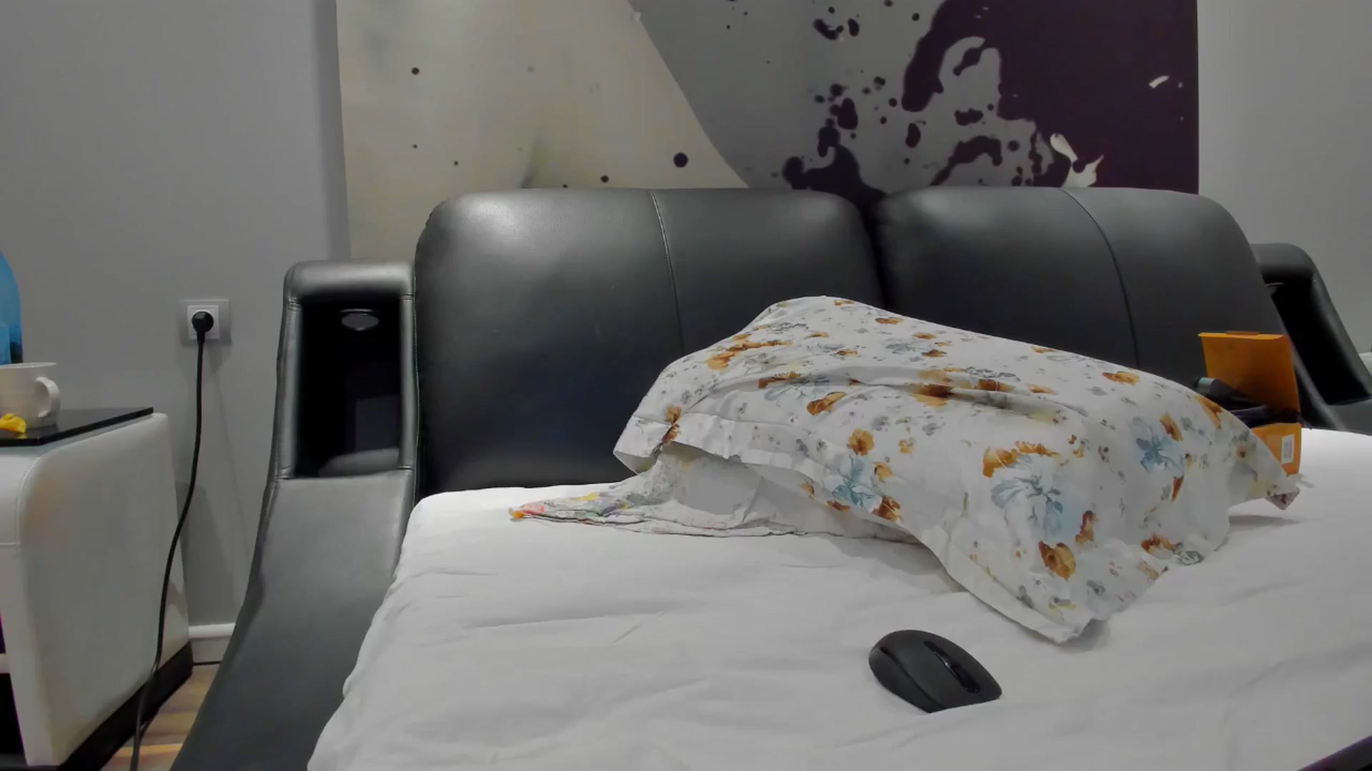 Gallery image thumbnail from SophiaSanty's myfreecams stream on, 11/19/2024, 19:59 image 19 of 20