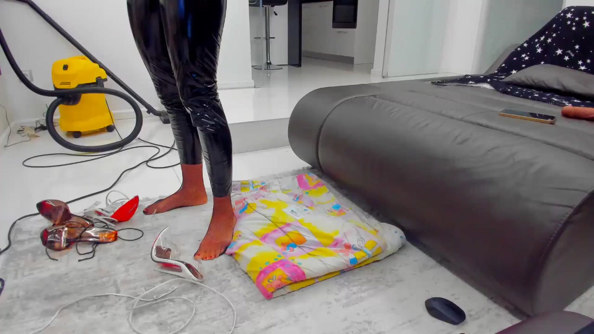 Gallery image thumbnail from SophiaSanty's myfreecams stream on, 12/08/2024, 23:02 image 18 of 20