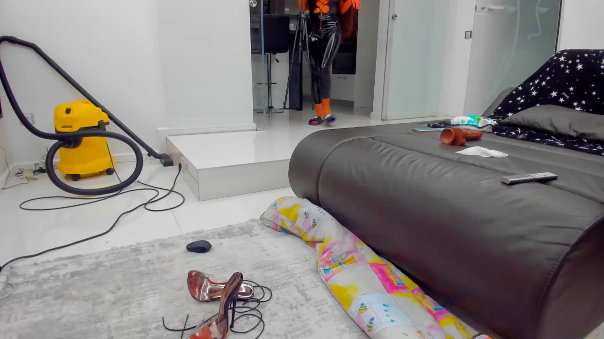 Gallery image thumbnail from SophiaSanty's myfreecams stream on, 12/09/2024, 01:17 image 2 of 20