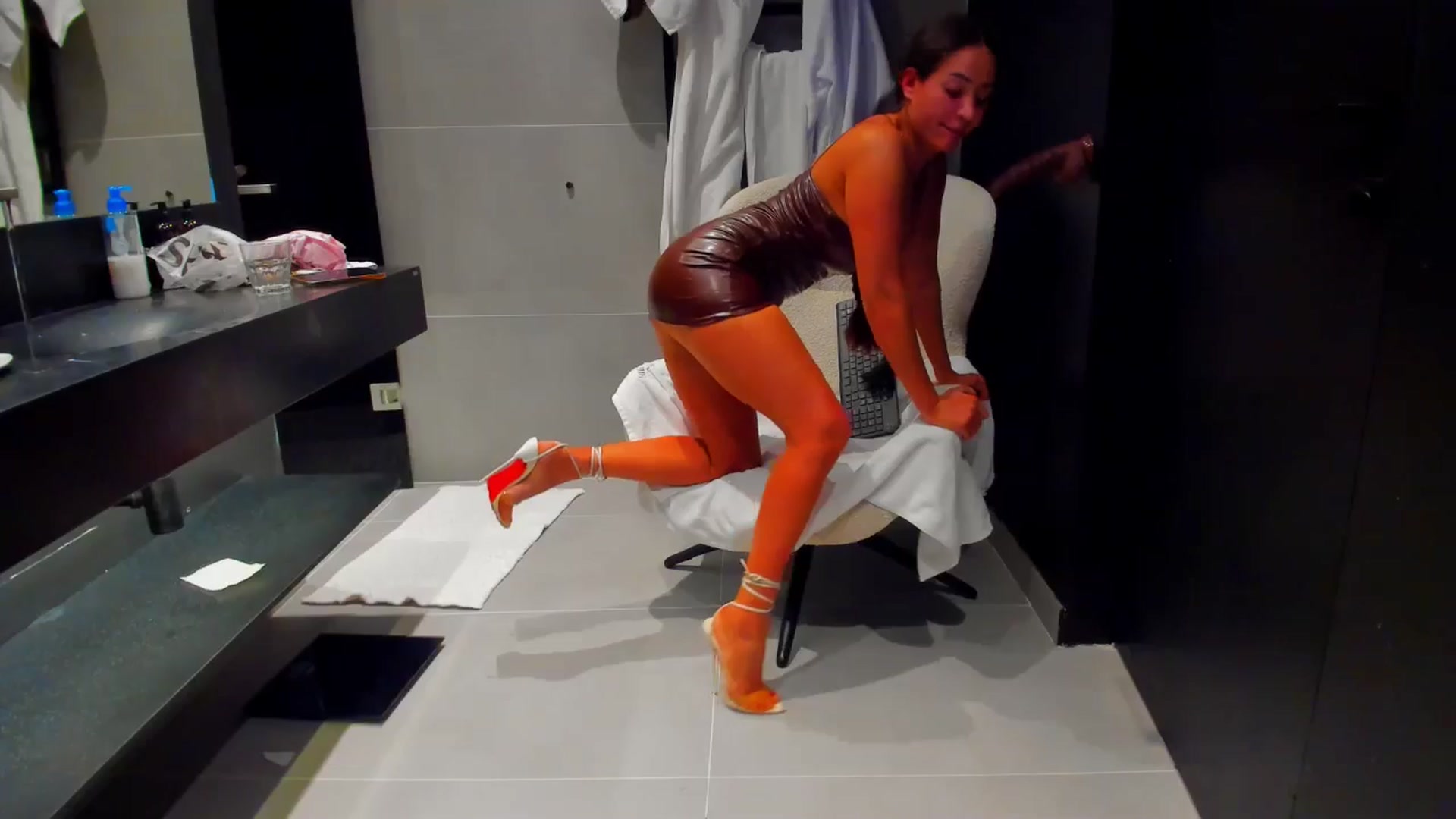 Gallery image thumbnail from SophiaSanty's myfreecams stream on, 01/18/2025, 22:23 image 11 of 20