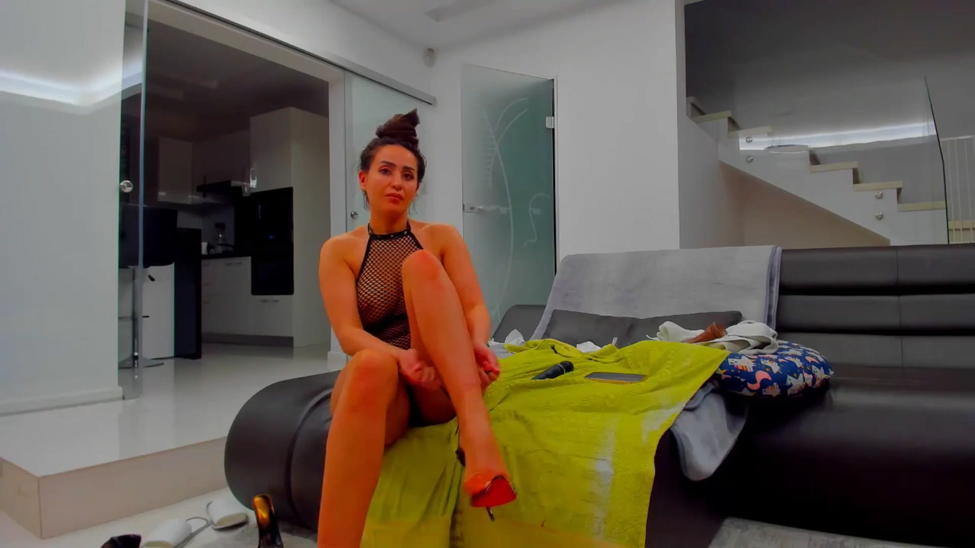 Gallery image thumbnail from SophiaSanty's myfreecams stream on, 03/08/2025, 24:09 image 5 of 20