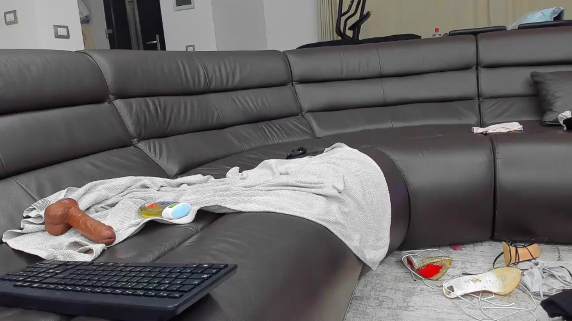 Gallery image thumbnail from SophiaSanty's myfreecams stream on, 12/03/2025, 02:50 image 11 of 20