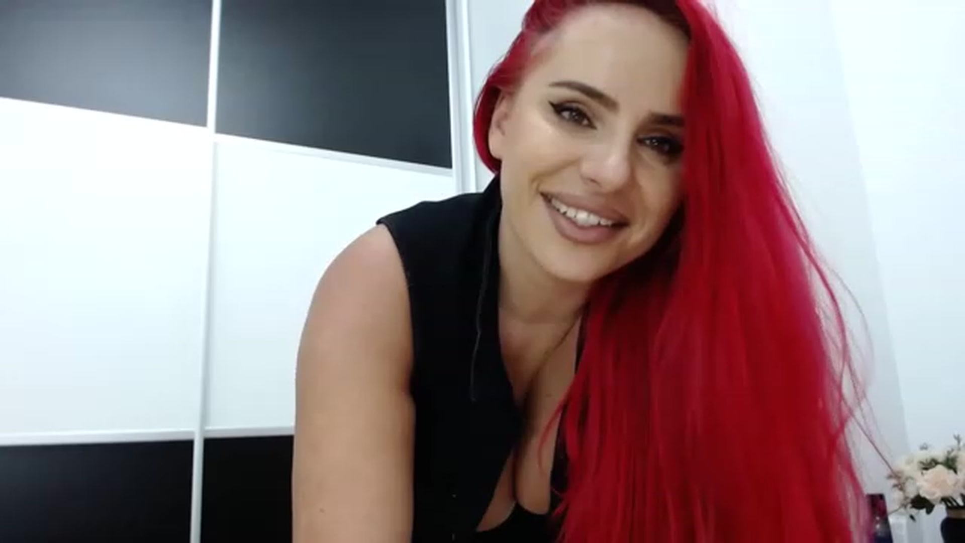 Gallery image thumbnail from Sophia_88x's myfreecams stream on, 01/08/2023, 15:17 image 6 of 20