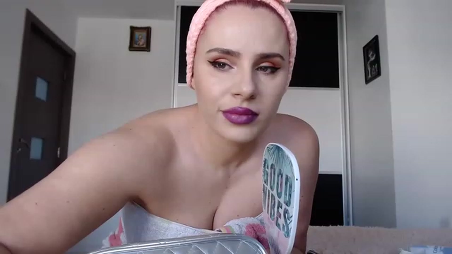 Gallery image thumbnail from Sophia_88x's myfreecams stream on, 03/10/2023, 09:30 image 5 of 20