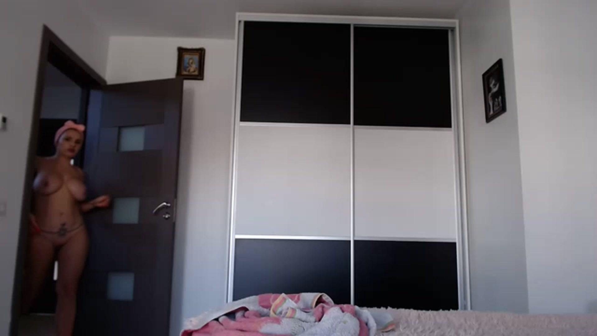 Gallery image thumbnail from Sophia_88x's myfreecams stream on, 03/10/2023, 09:30 image 12 of 20
