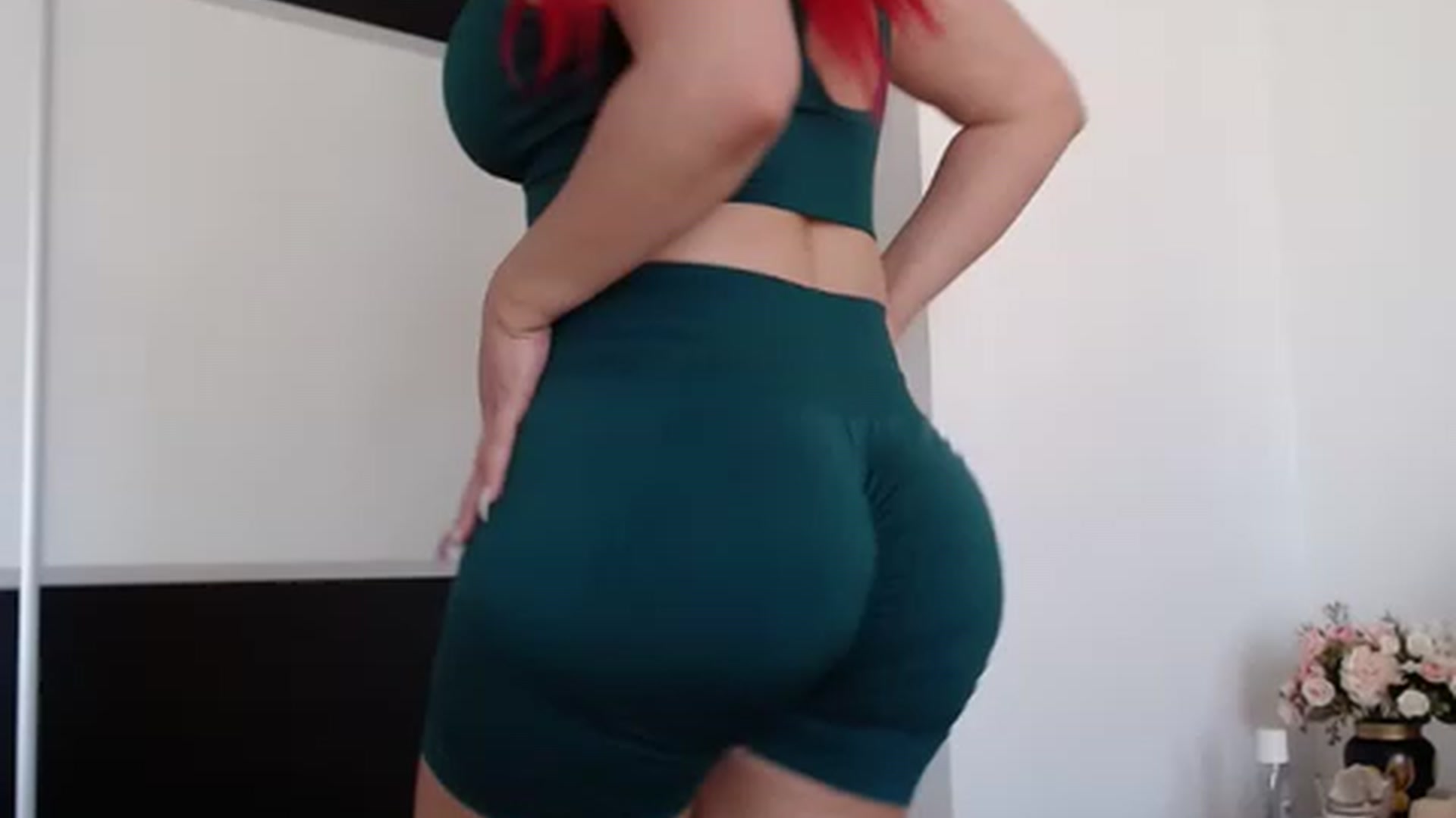 Gallery image thumbnail from Sophia_88x's myfreecams stream on, 05/01/2023, 14:54 image 3 of 20