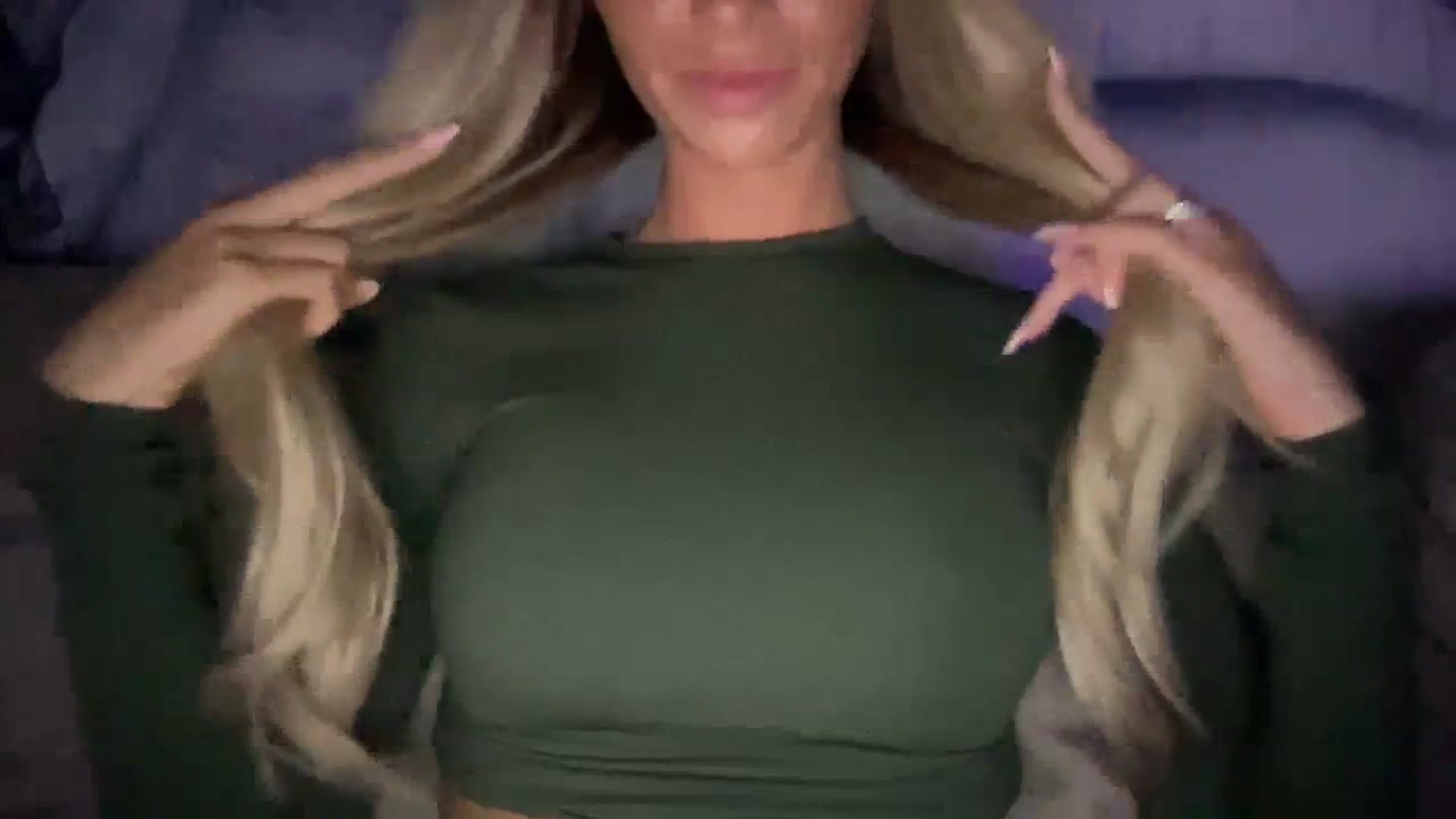 Gallery image thumbnail from Sophia_may7's myfreecams stream on, 03/15/2024, 18:56 image 17 of 20