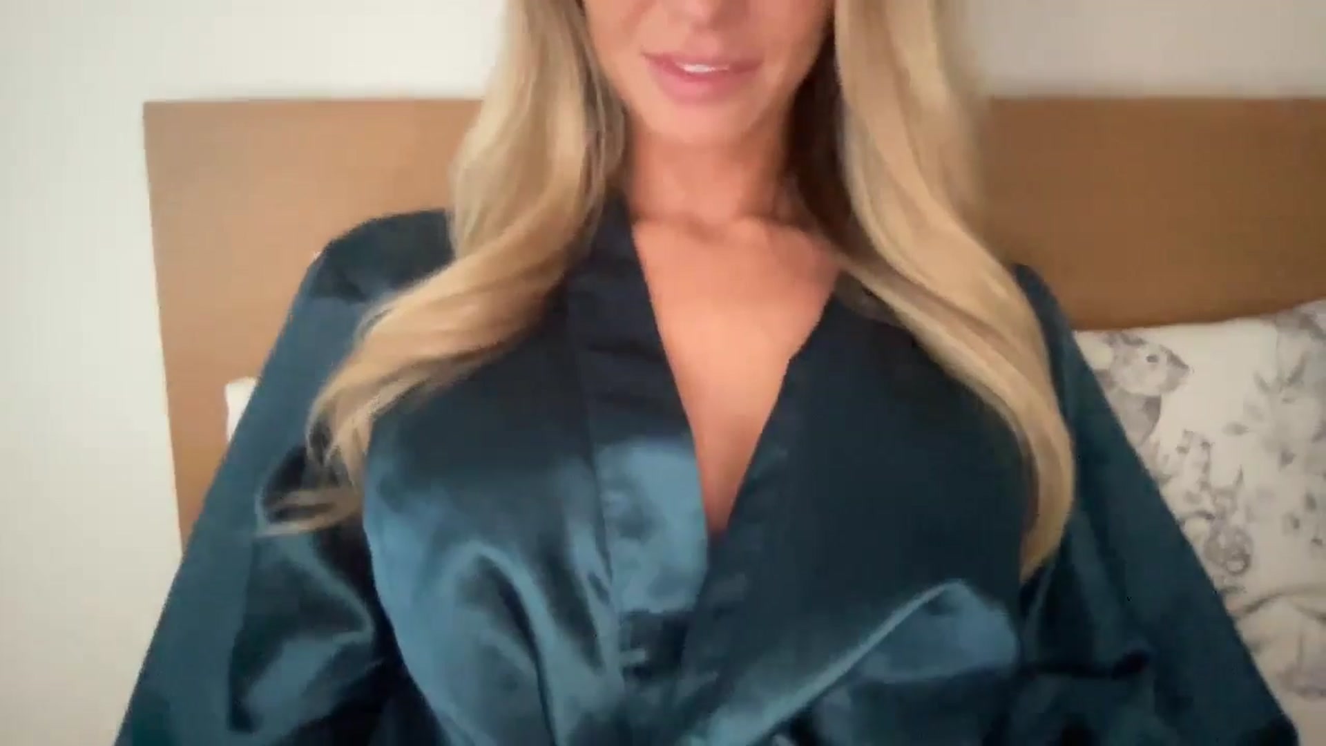 Gallery image thumbnail from Sophia_may7's myfreecams stream on, 06/03/2024, 14:14 image 19 of 20