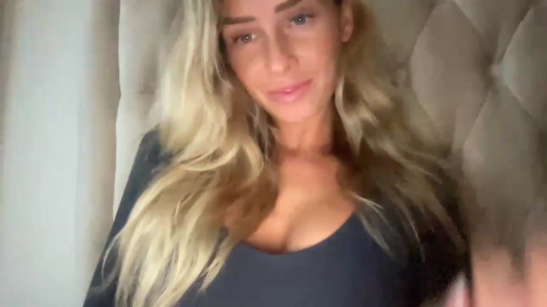 Gallery image thumbnail from Sophia_may7's myfreecams stream on, 06/17/2024, 17:31 image 15 of 20