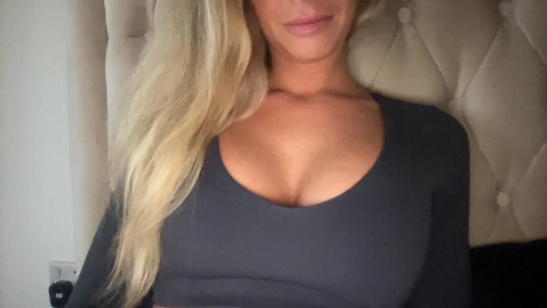 Gallery image thumbnail from Sophia_may7's myfreecams stream on, 06/17/2024, 17:31 image 19 of 20
