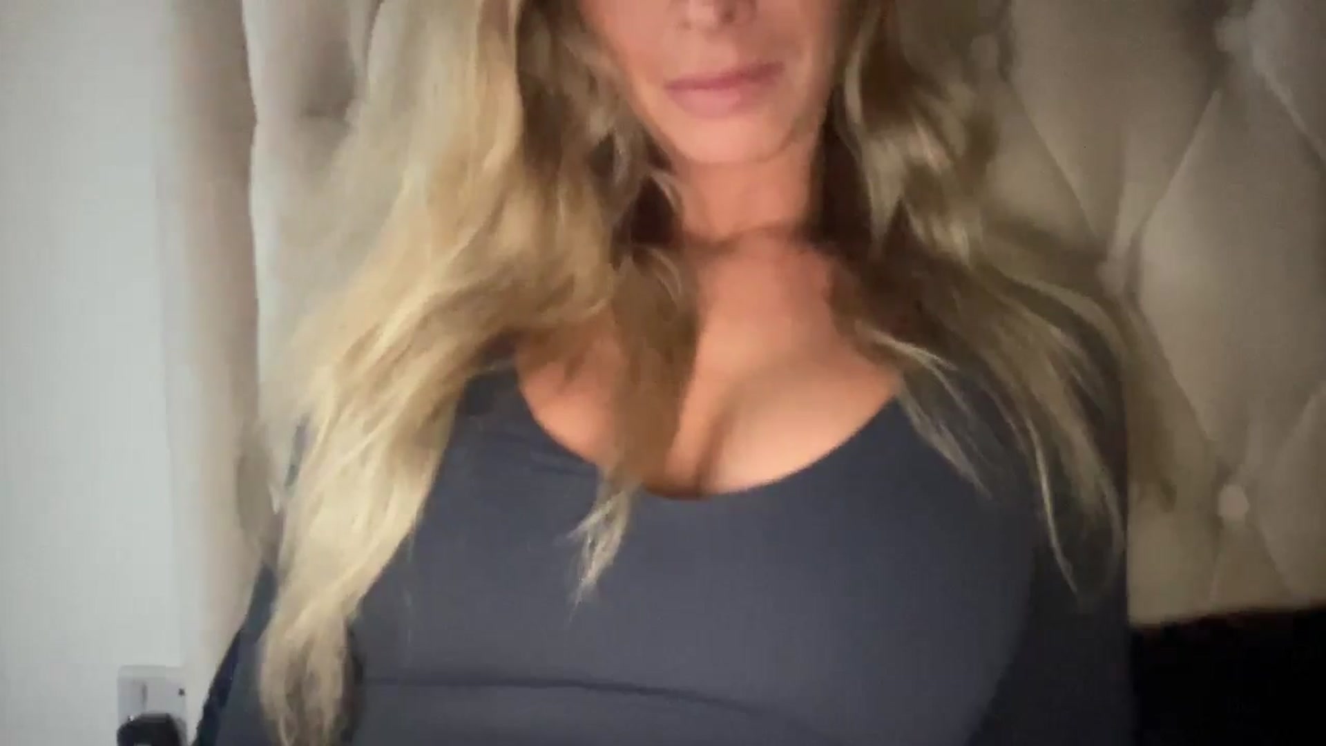 Gallery image thumbnail from Sophia_may7's myfreecams stream on, 06/17/2024, 17:31 image 18 of 20