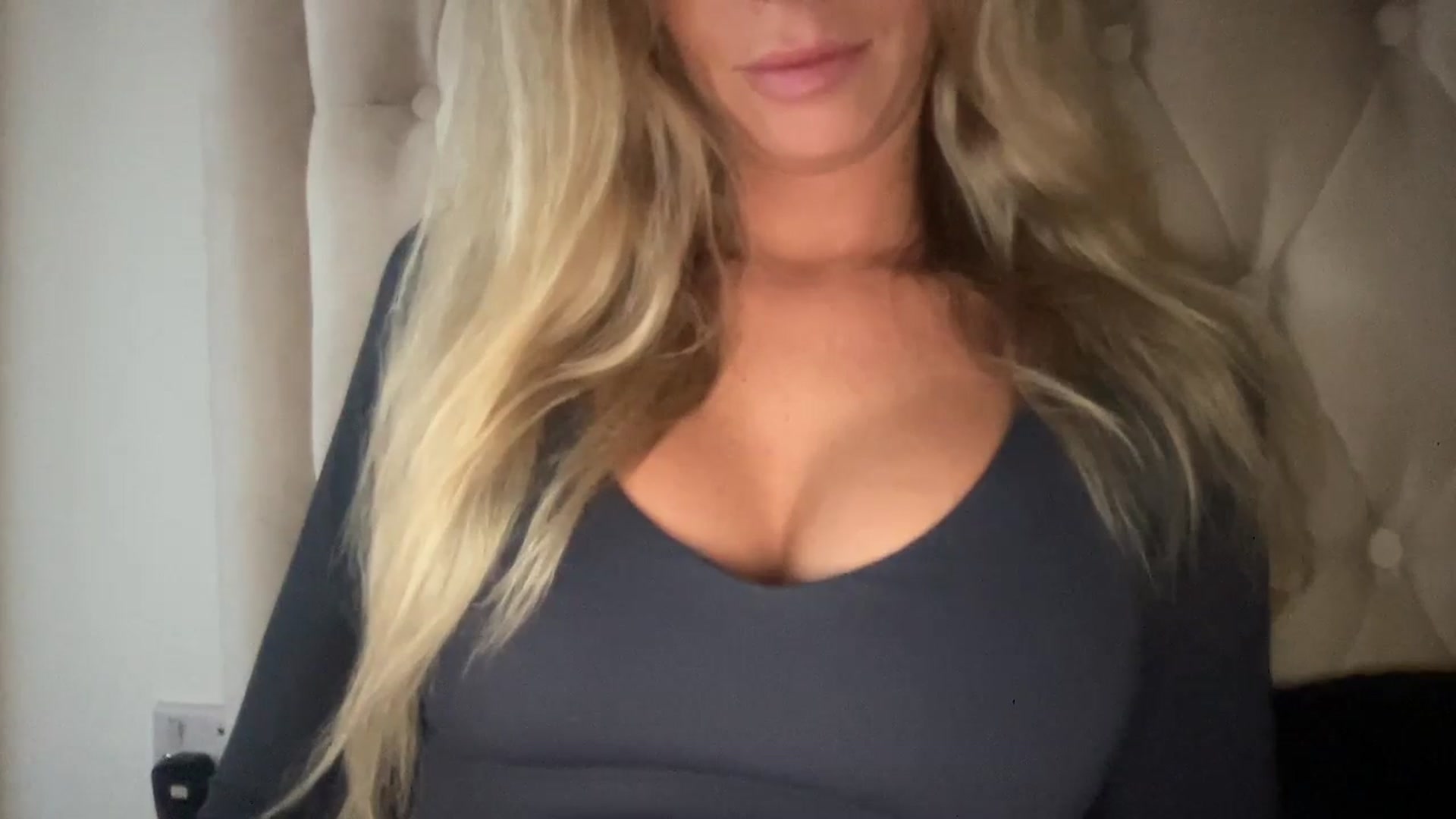Gallery image thumbnail from Sophia_may7's myfreecams stream on, 06/17/2024, 17:31 image 13 of 20