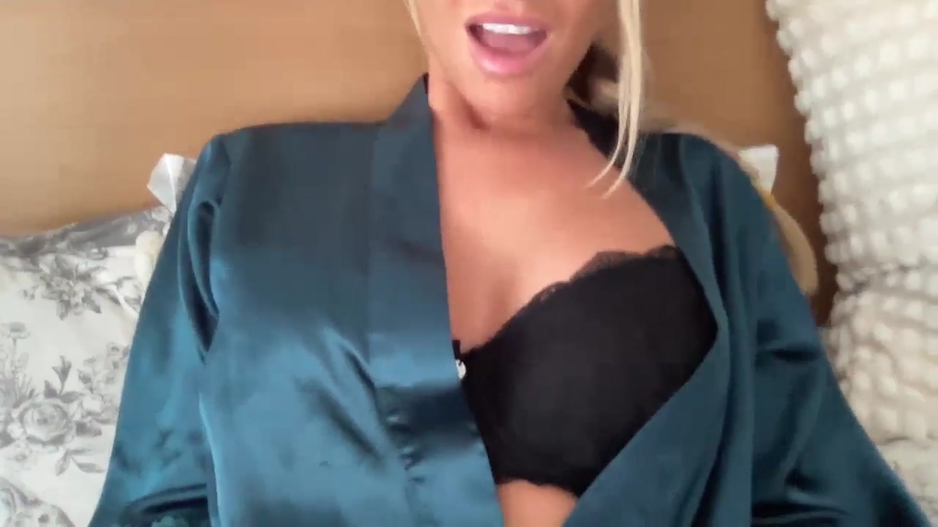 Gallery image thumbnail from Sophia_may7's myfreecams stream on, 06/27/2024, 14:15 image 18 of 20
