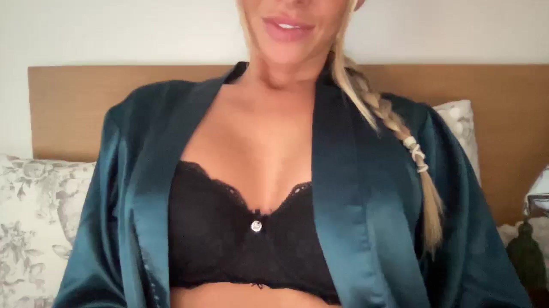 Gallery image thumbnail from Sophia_may7's myfreecams stream on, 06/30/2024, 13:41 image 5 of 20