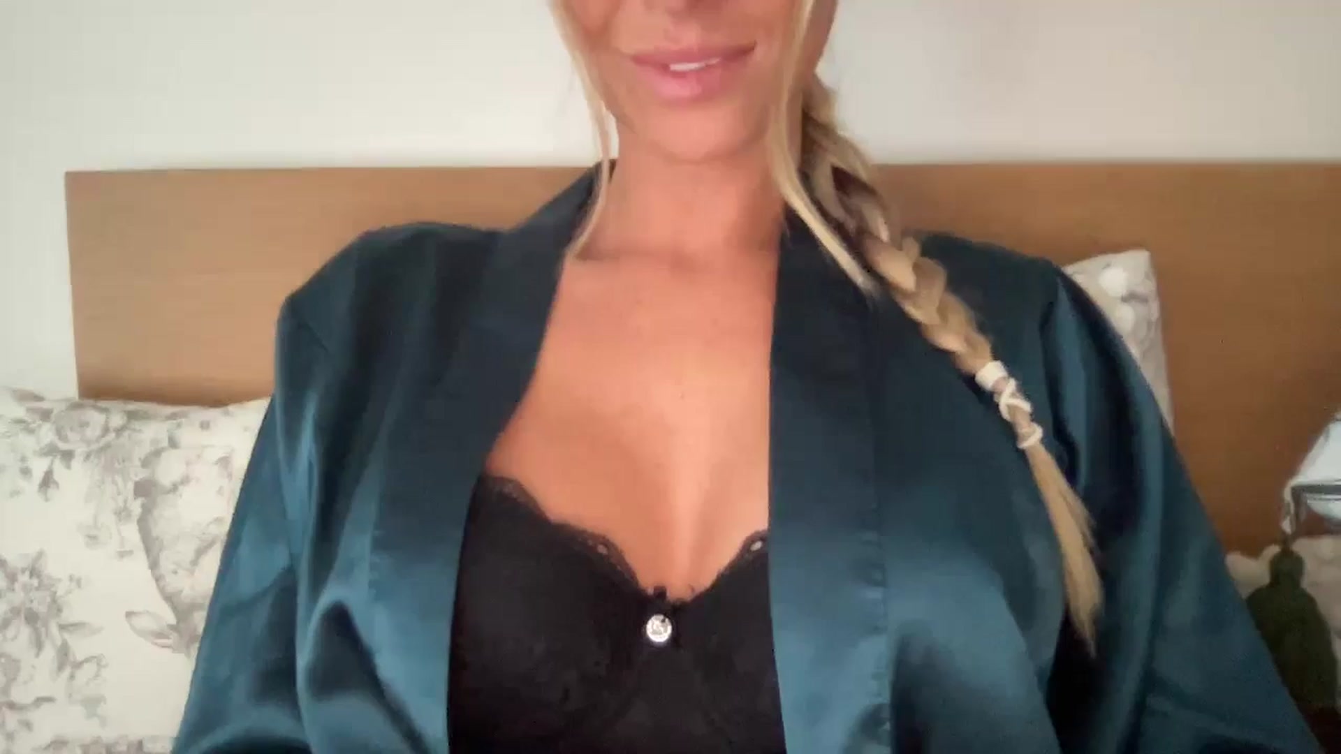 Gallery image thumbnail from Sophia_may7's myfreecams stream on, 06/30/2024, 13:41 image 4 of 20