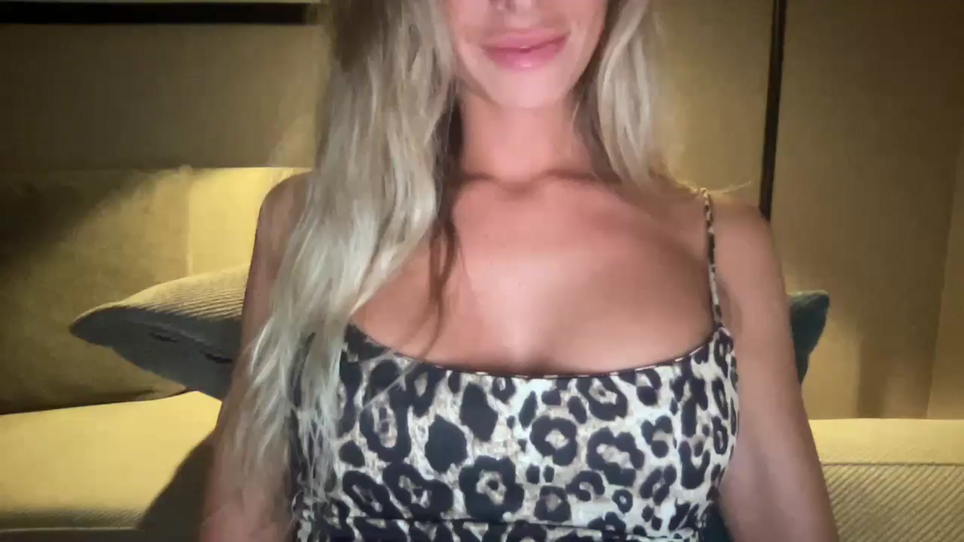 Gallery image thumbnail from Sophia_may7's myfreecams stream on, 07/02/2024, 20:19 image 2 of 20