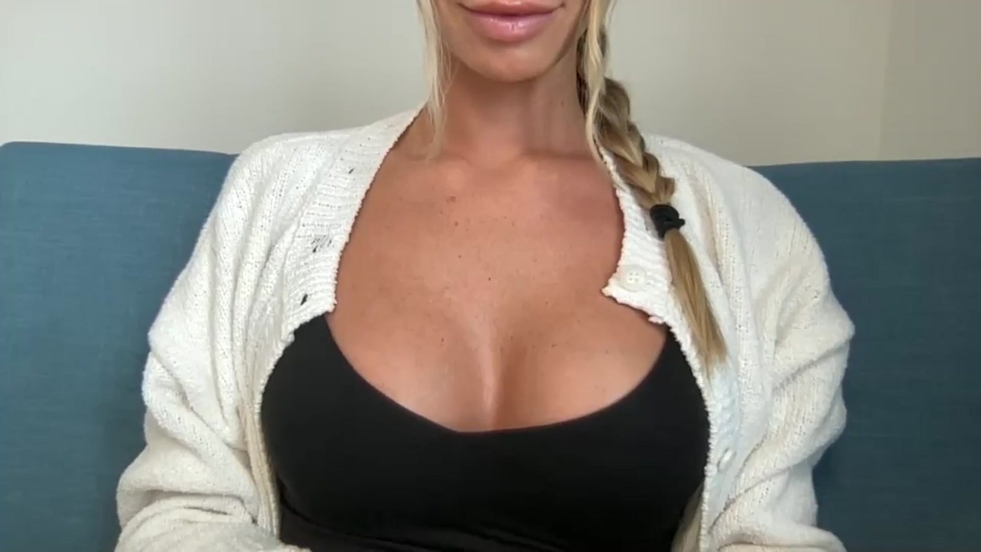 Gallery image thumbnail from Sophia_may7's myfreecams stream on, 07/03/2024, 07:50 image 2 of 20