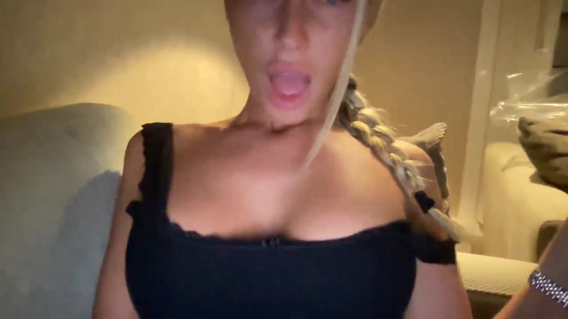 Gallery image thumbnail from Sophia_may7's myfreecams stream on, 07/04/2024, 19:21 image 18 of 20