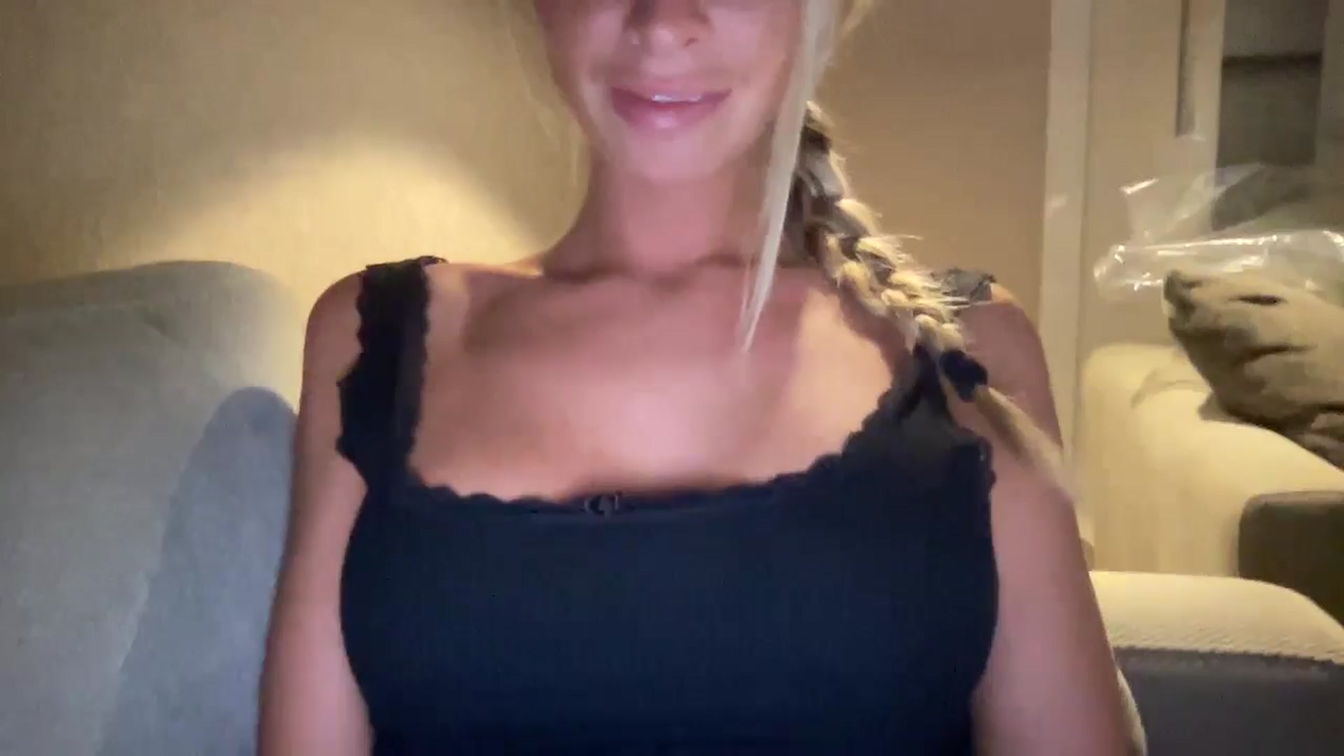 Gallery image thumbnail from Sophia_may7's myfreecams stream on, 07/04/2024, 19:53 image 9 of 20