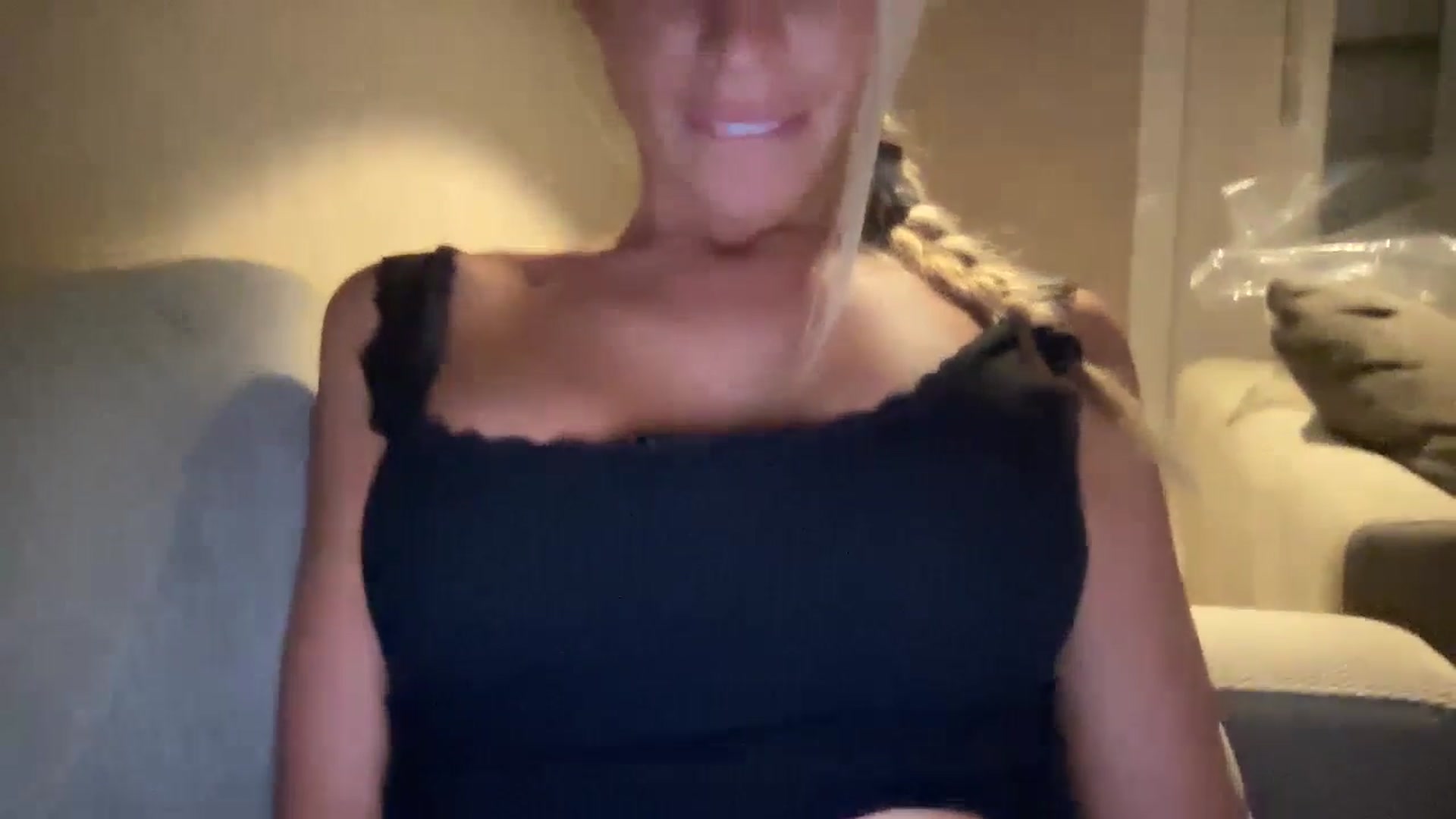 Gallery image thumbnail from Sophia_may7's myfreecams stream on, 07/04/2024, 19:53 image 11 of 20