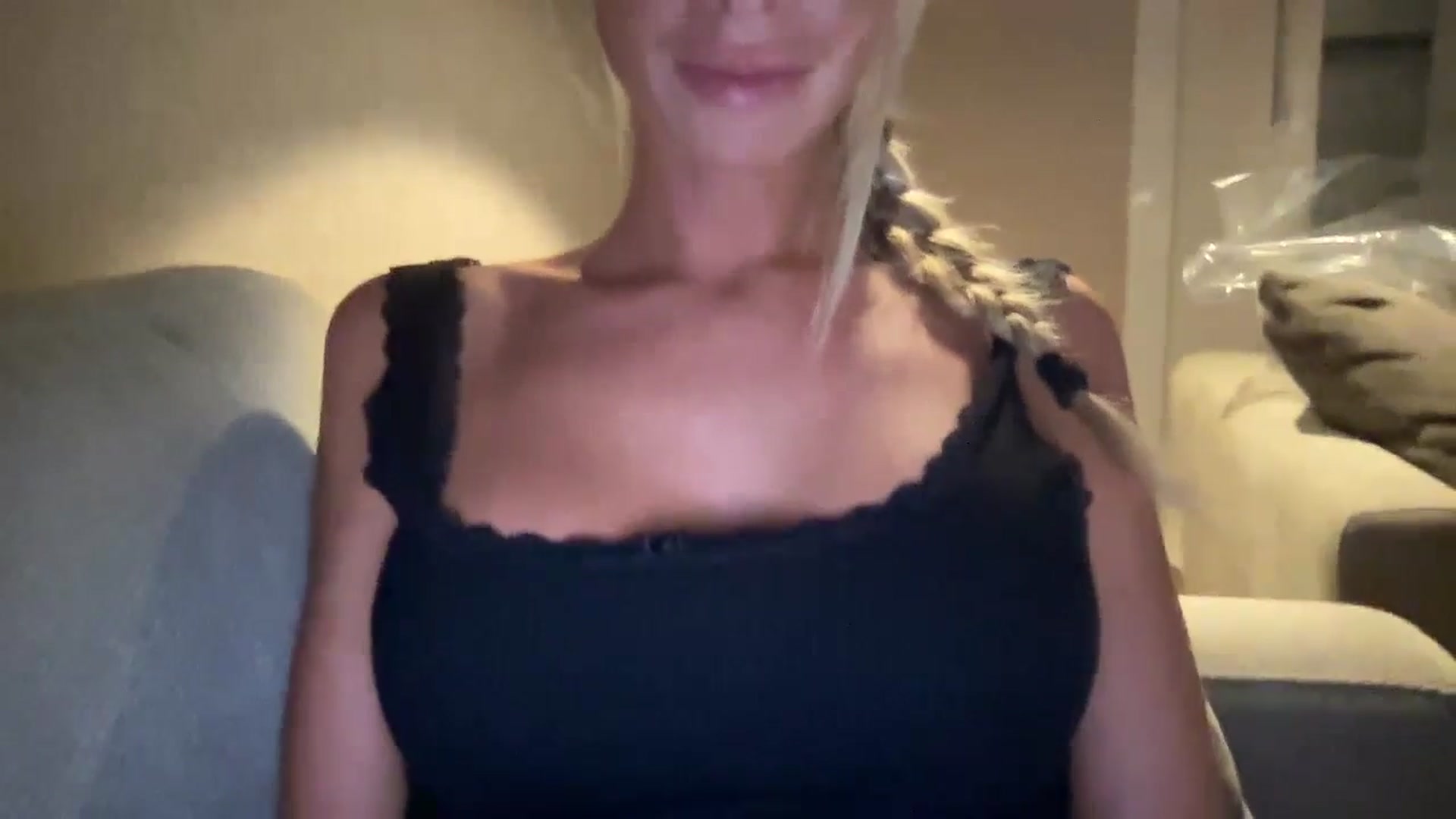 Gallery image thumbnail from Sophia_may7's myfreecams stream on, 07/04/2024, 19:53 image 12 of 20