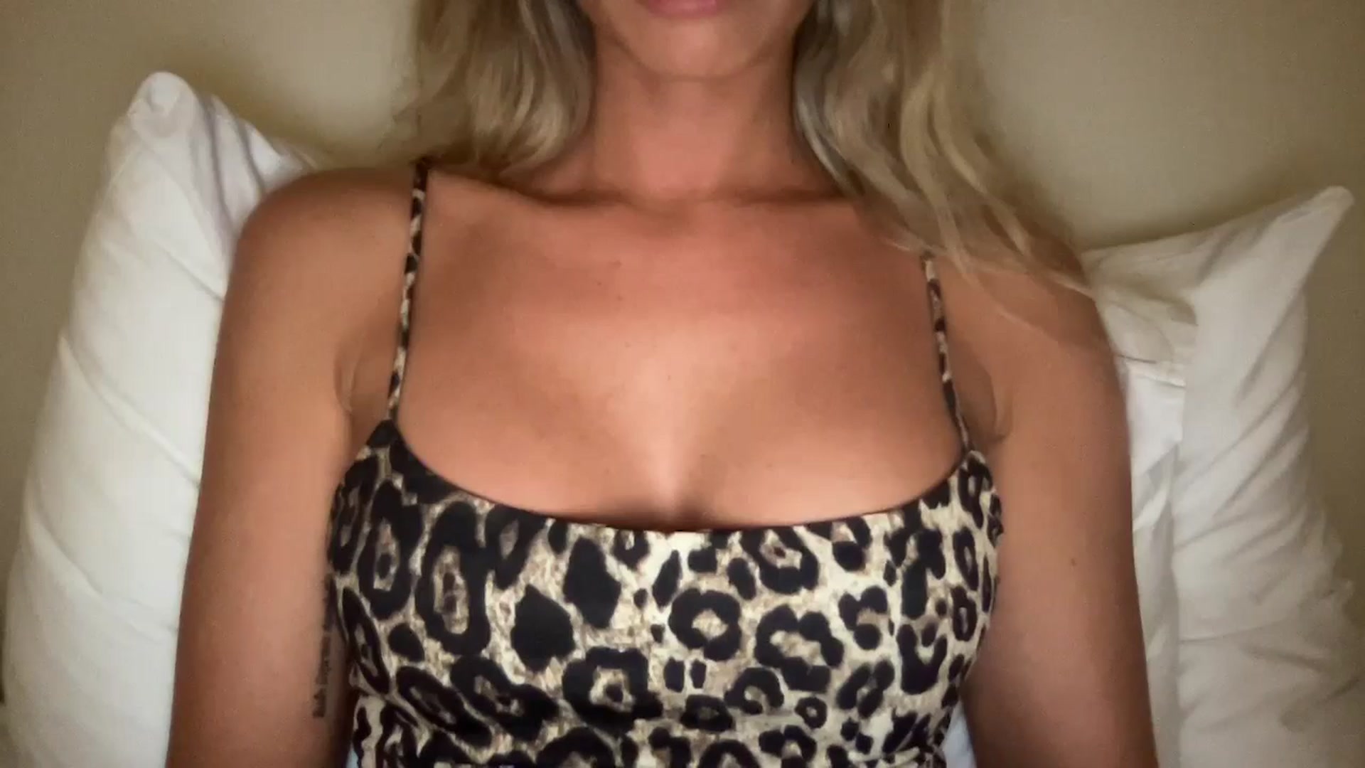 Gallery image thumbnail from Sophia_may7's myfreecams stream on, 07/06/2024, 20:04 image 18 of 20
