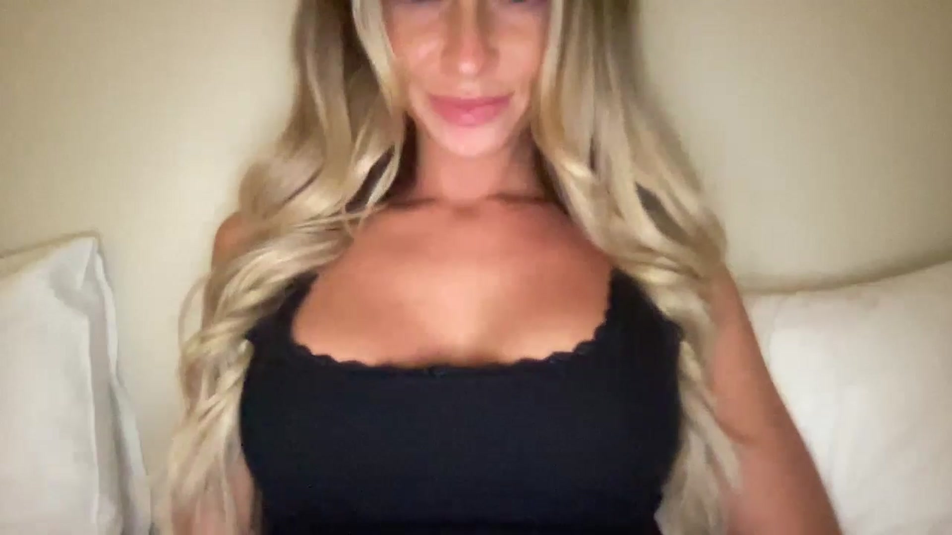 Gallery image thumbnail from Sophia_may7's myfreecams stream on, 07/08/2024, 16:19 image 7 of 20
