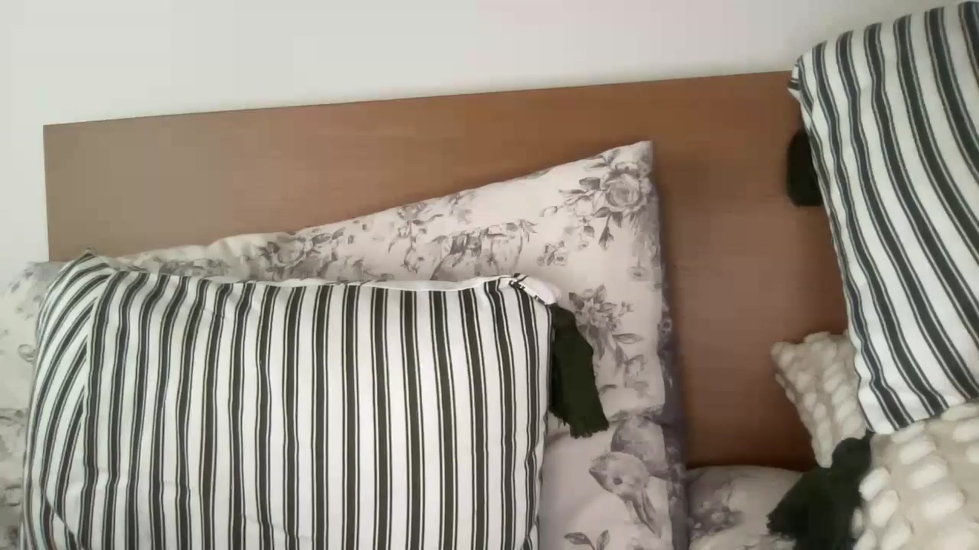 Gallery image thumbnail from Sophia_may7's myfreecams stream on, 07/18/2024, 15:03 image 3 of 20