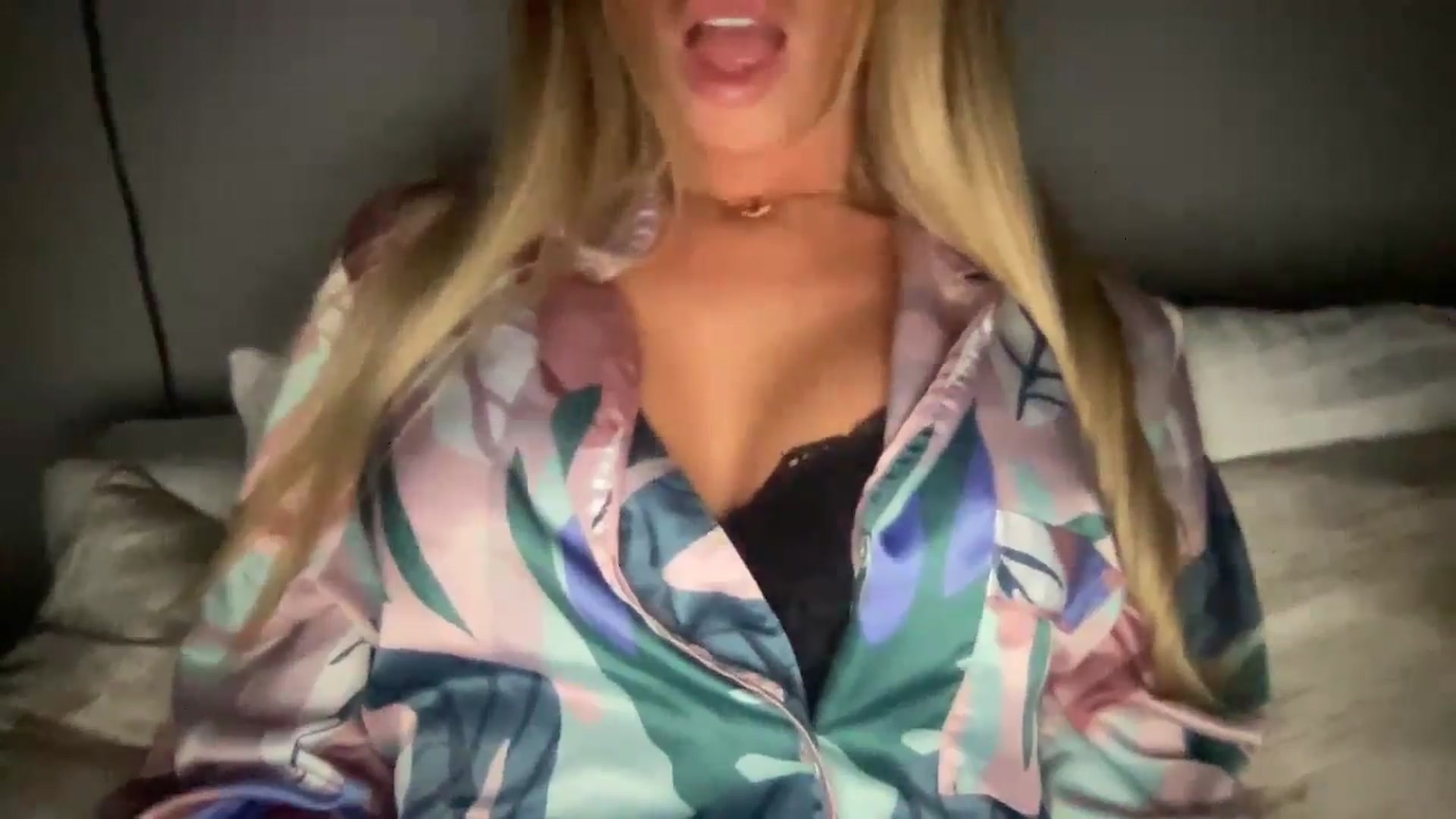 Gallery image thumbnail from Sophia_may7's myfreecams stream on, 07/26/2024, 22:58 image 19 of 20