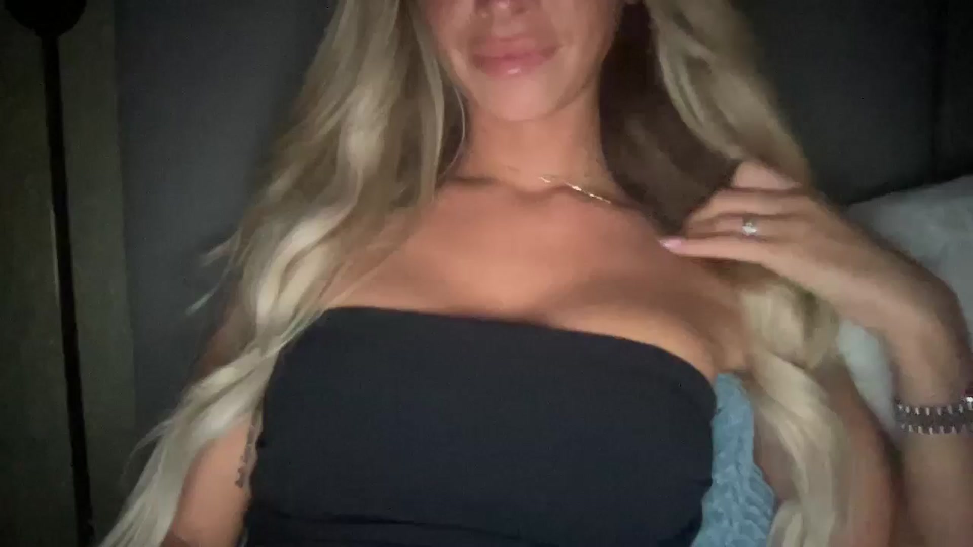 Gallery image thumbnail from Sophia_may7's myfreecams stream on, 08/12/2024, 20:24 image 18 of 20