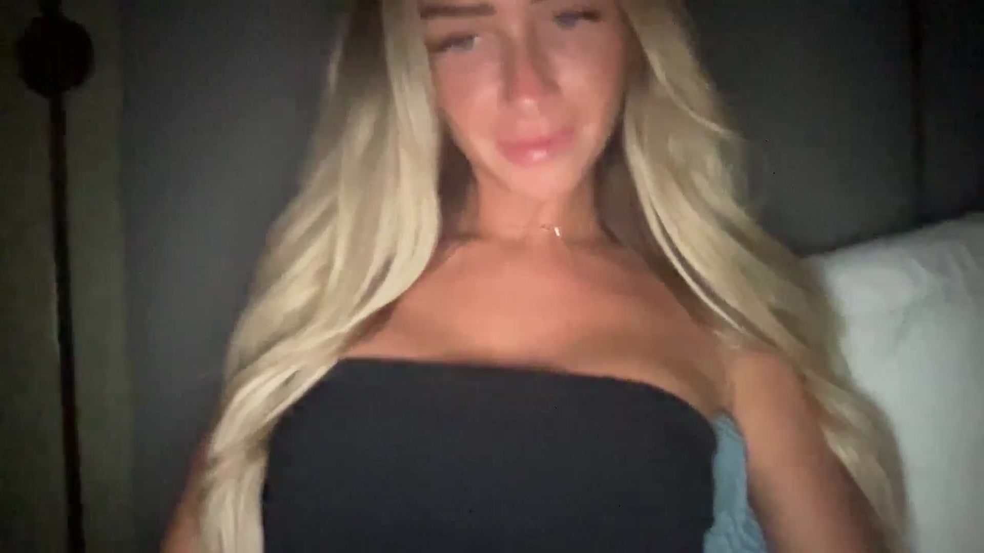 Gallery image thumbnail from Sophia_may7's myfreecams stream on, 08/12/2024, 20:24 image 15 of 20