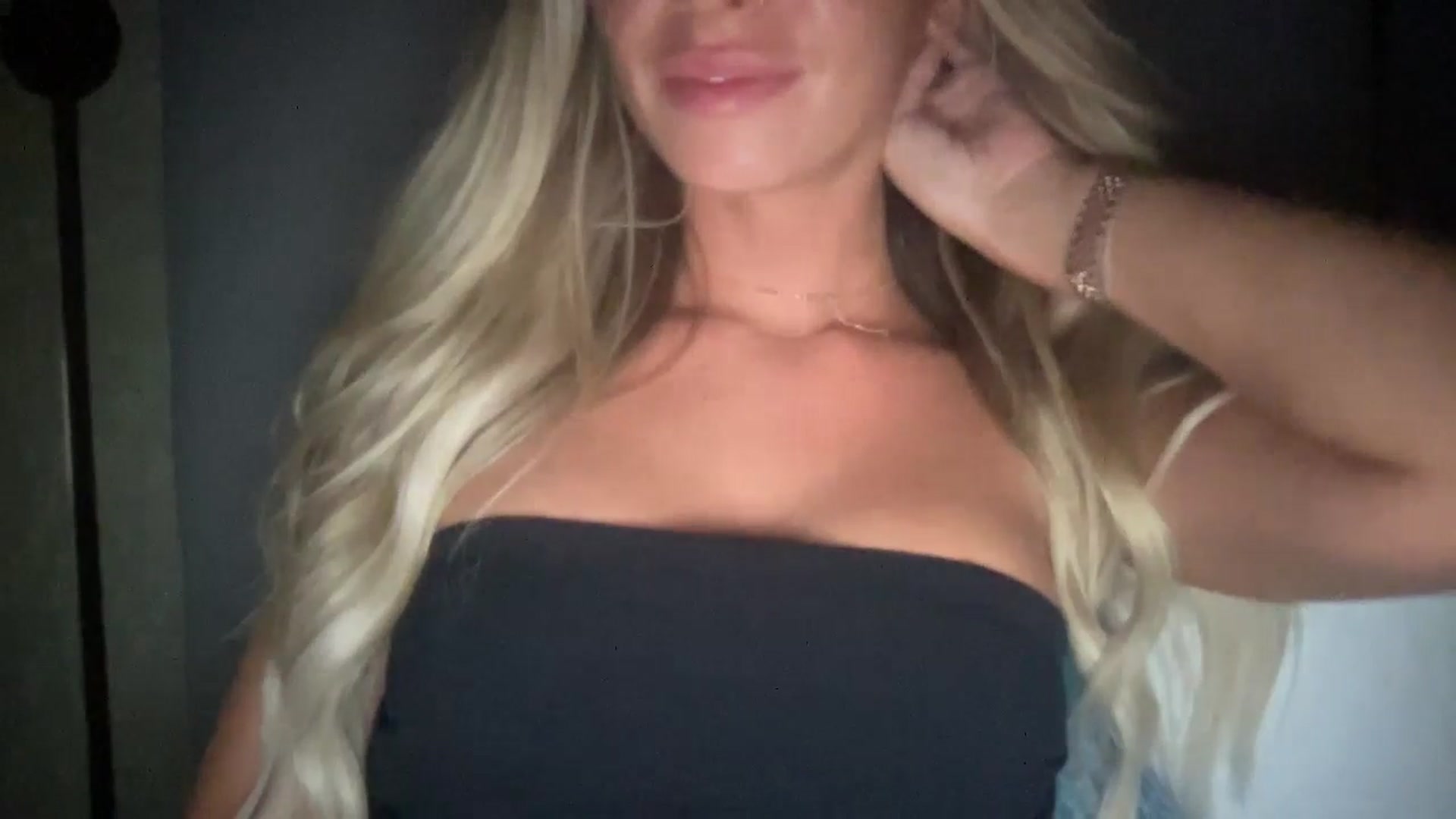 Gallery image thumbnail from Sophia_may7's myfreecams stream on, 08/12/2024, 20:24 image 7 of 20