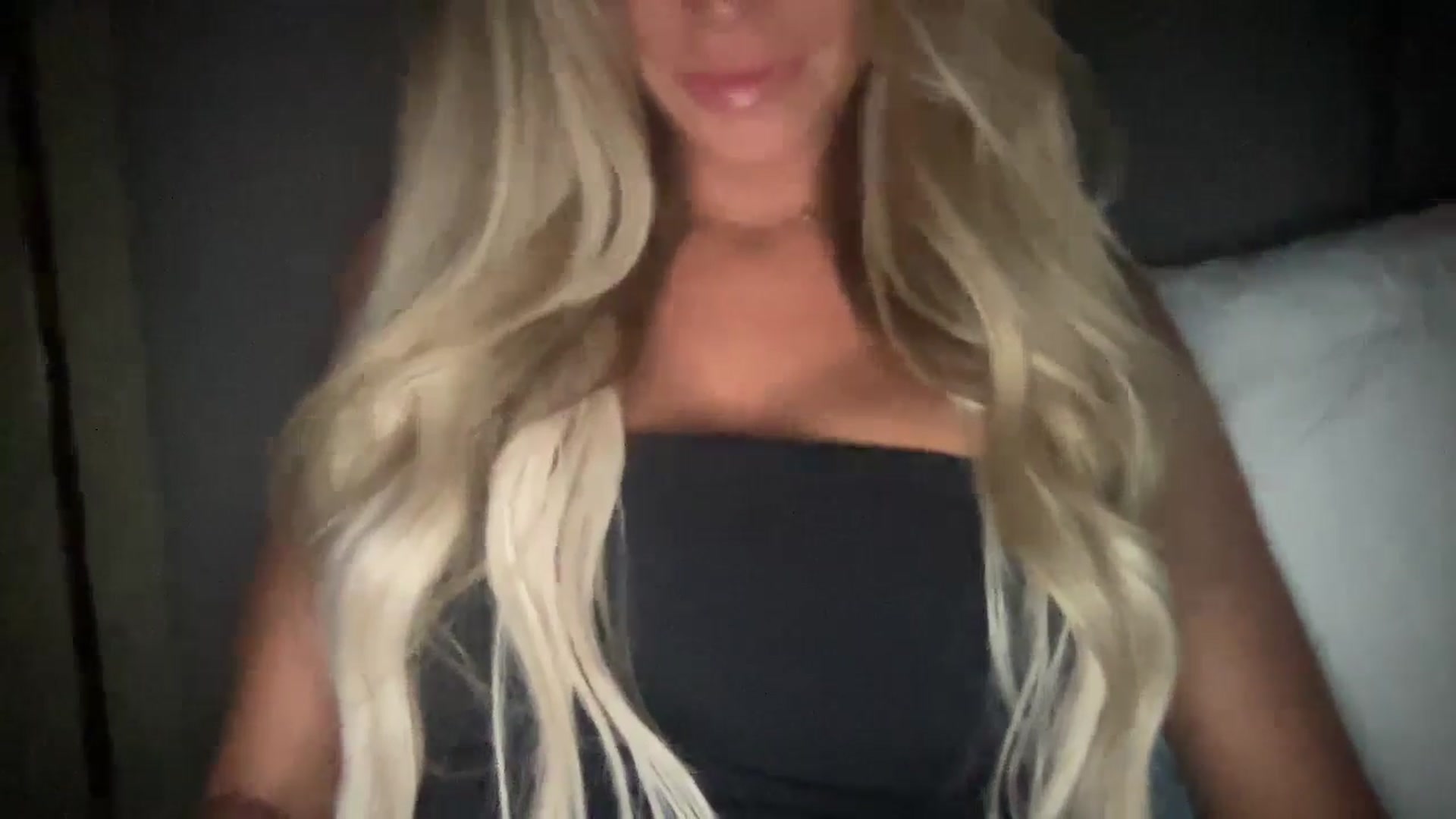 Gallery image thumbnail from Sophia_may7's myfreecams stream on, 08/12/2024, 20:24 image 10 of 20