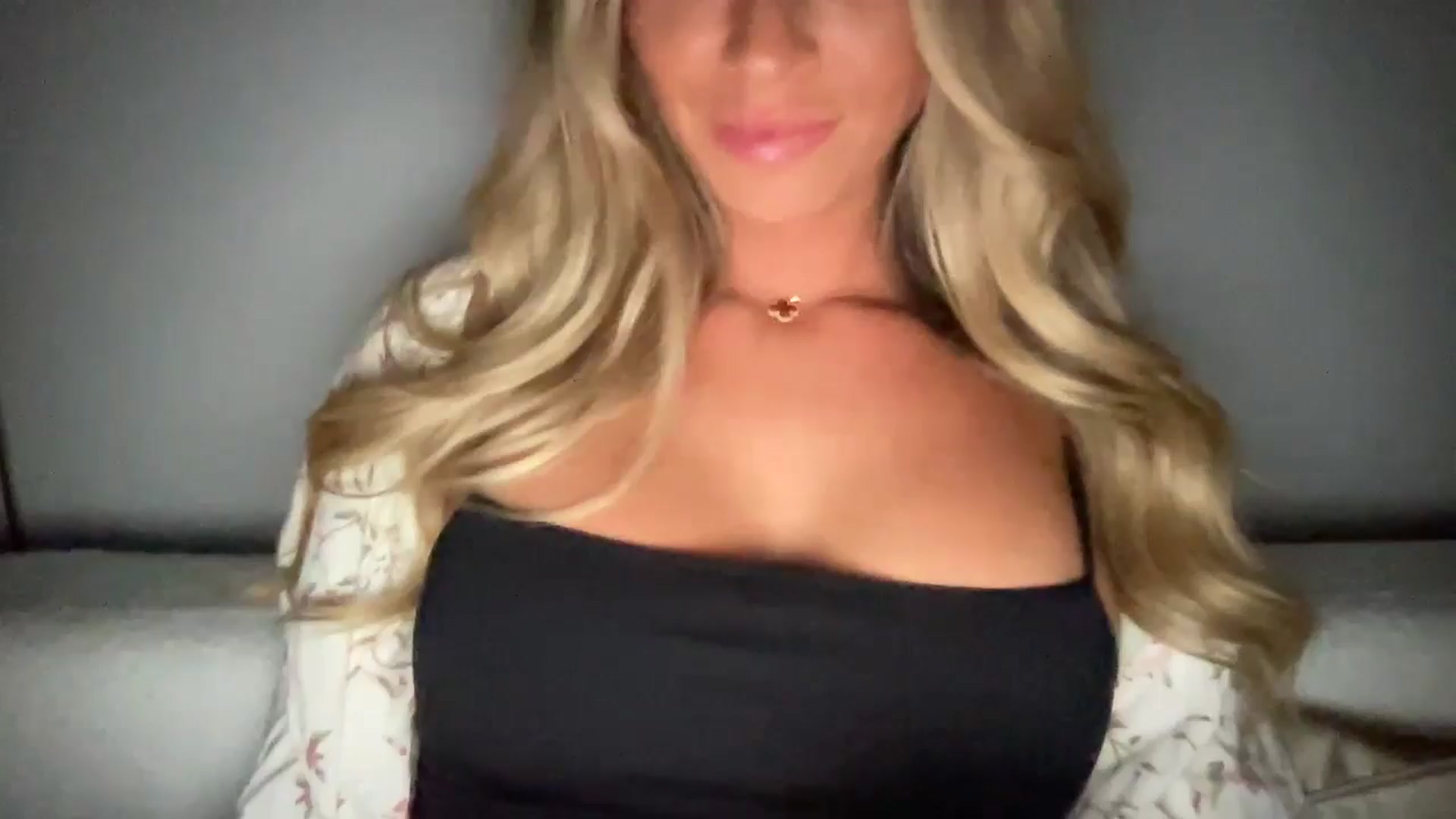 Gallery image thumbnail from Sophia_may7's myfreecams stream on, 08/23/2024, 23:05 image 1 of 20