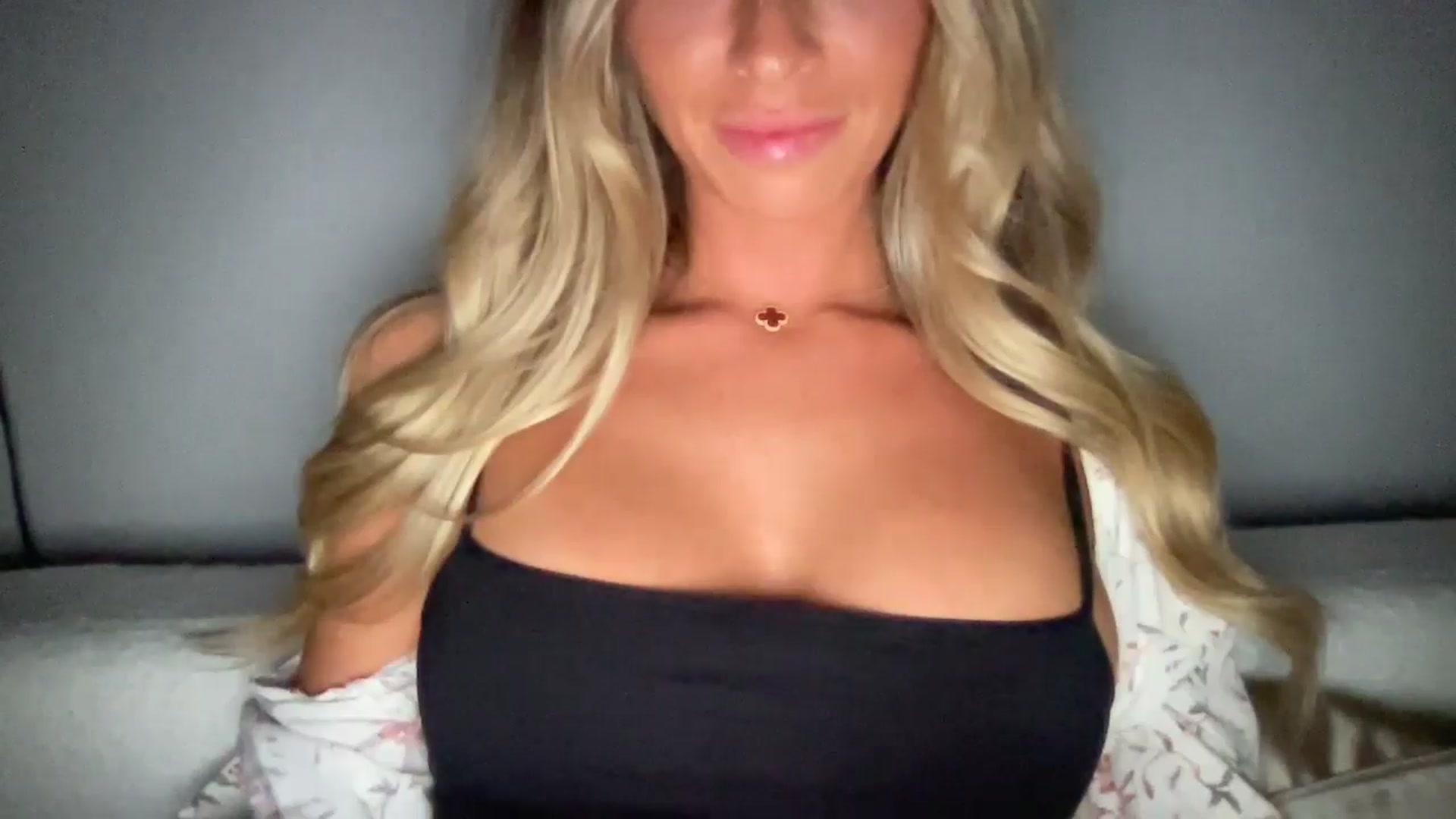 Gallery image thumbnail from Sophia_may7's myfreecams stream on, 08/23/2024, 23:05 image 6 of 20
