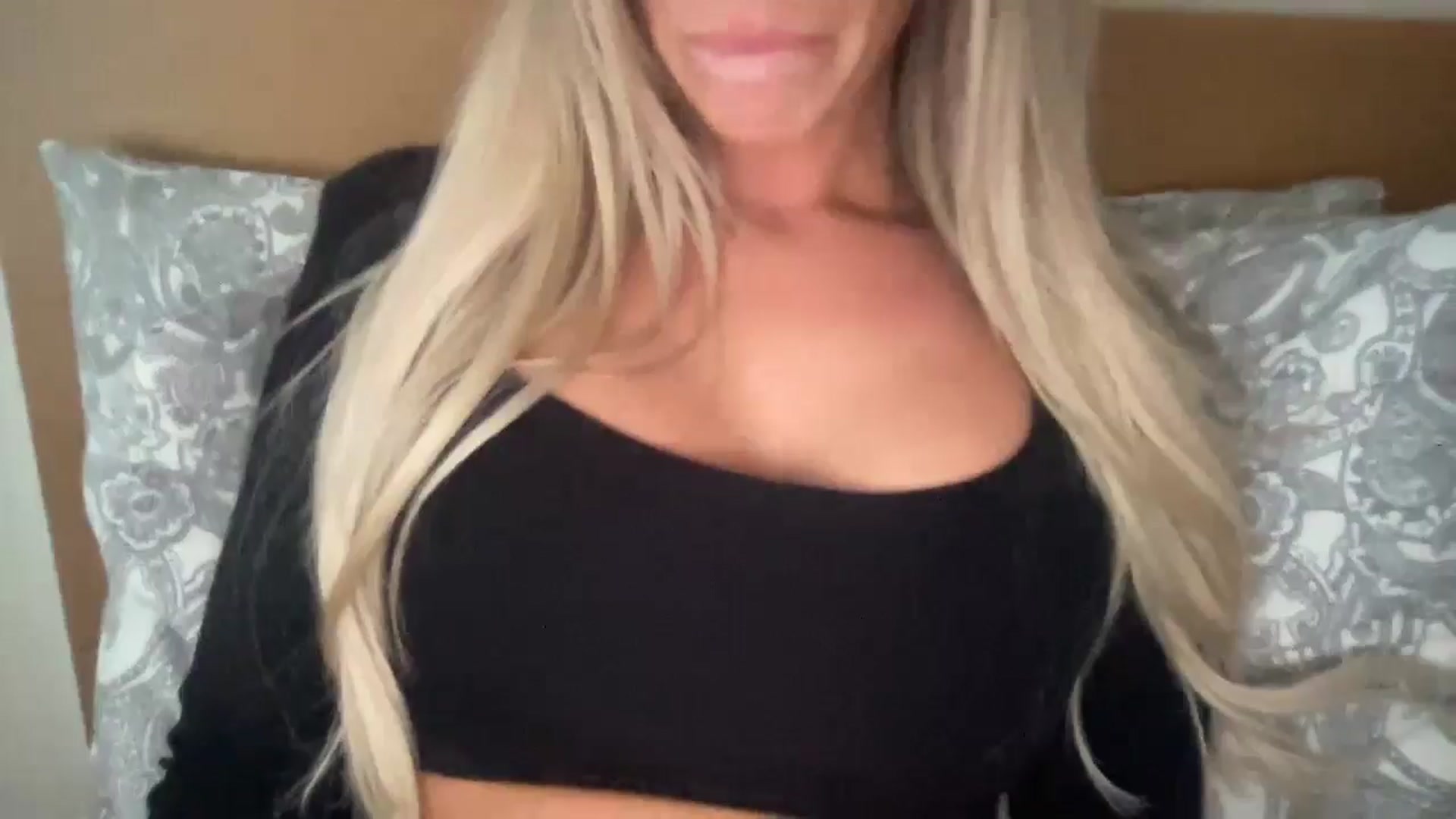 Gallery image thumbnail from Sophiaamay's myfreecams stream on, 09/13/2024, 15:19 image 9 of 20
