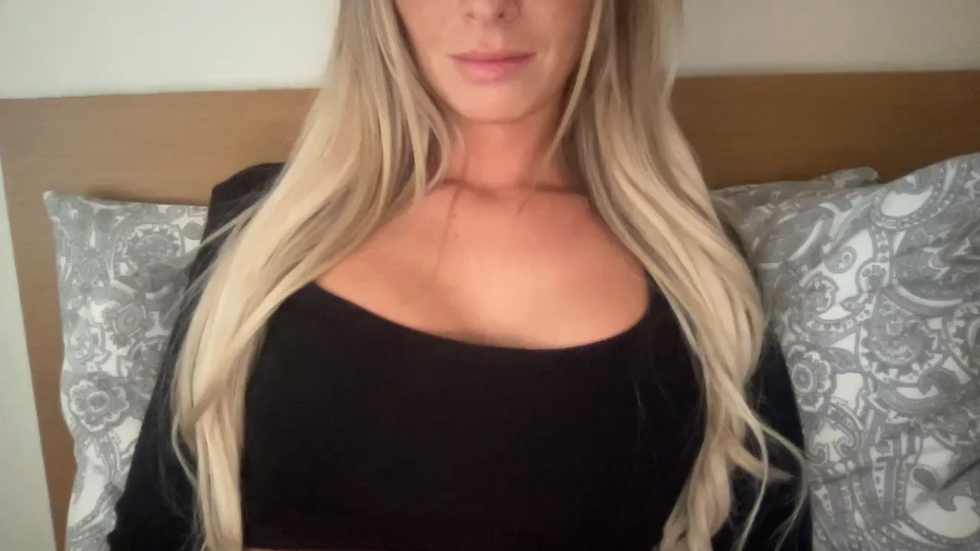 Gallery image thumbnail from Sophiaamay's myfreecams stream on, 09/13/2024, 15:19 image 6 of 20