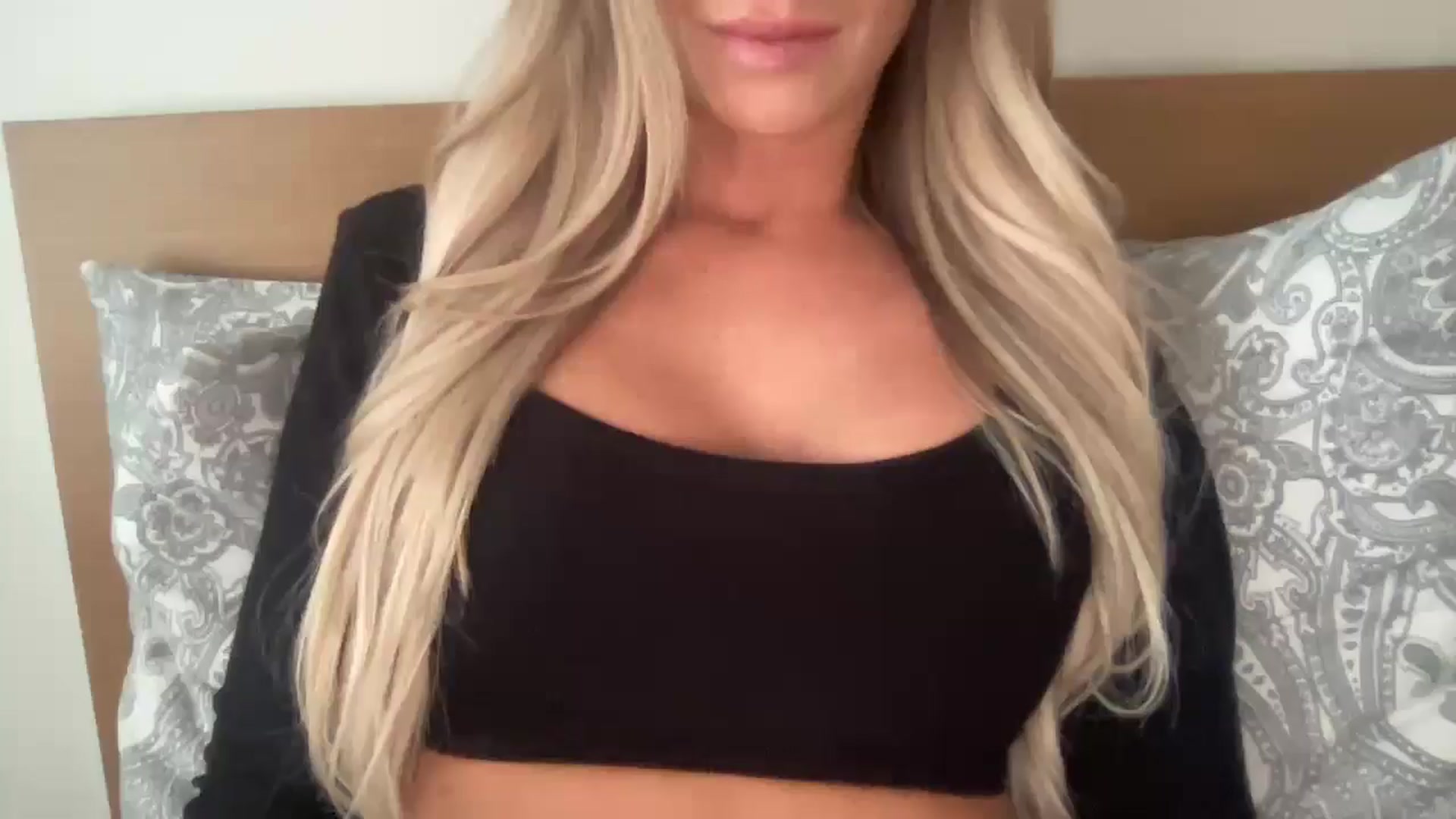 Gallery image thumbnail from Sophiaamay's myfreecams stream on, 09/13/2024, 15:34 image 4 of 20