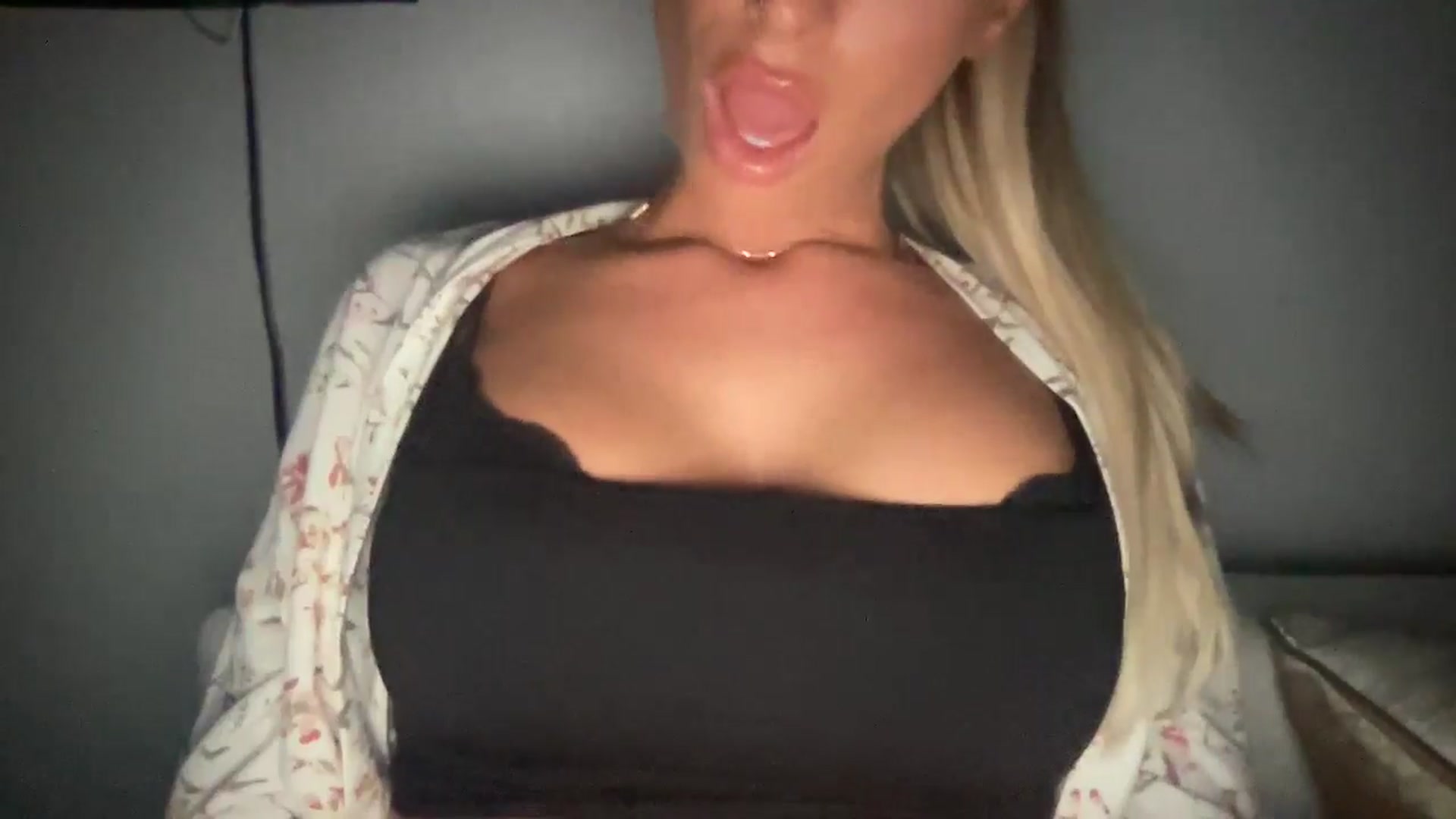 Gallery image thumbnail from Sophiaamay's myfreecams stream on, 09/14/2024, 18:25 image 19 of 20