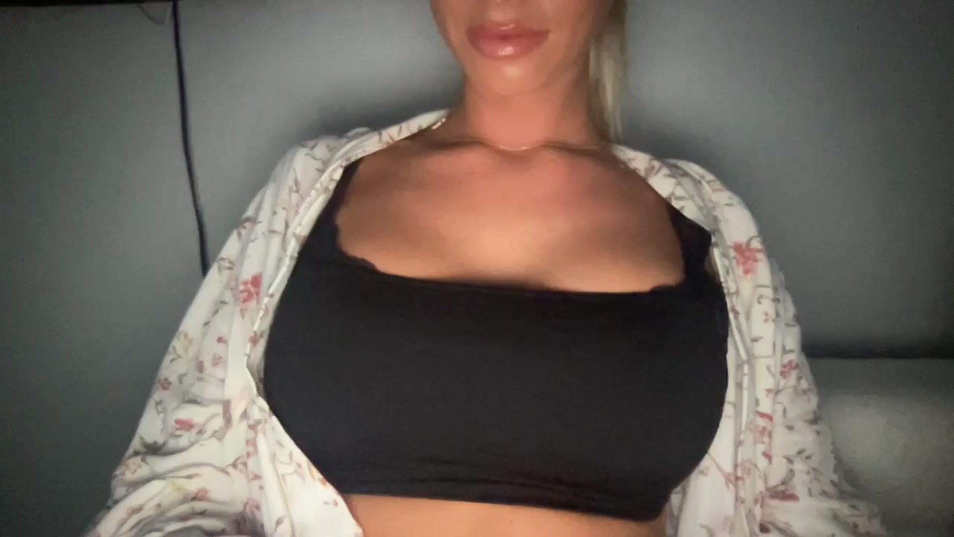 Gallery image thumbnail from Sophiaamay's myfreecams stream on, 09/14/2024, 18:25 image 5 of 20
