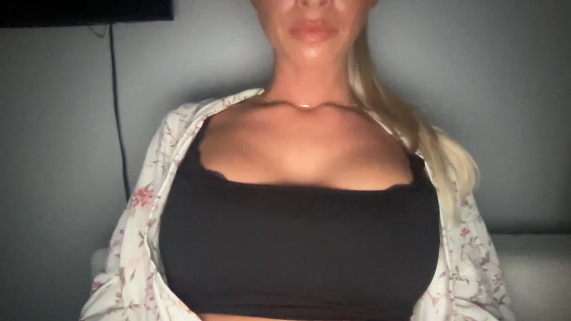 Gallery image thumbnail from Sophiaamay's myfreecams stream on, 09/14/2024, 18:25 image 8 of 20