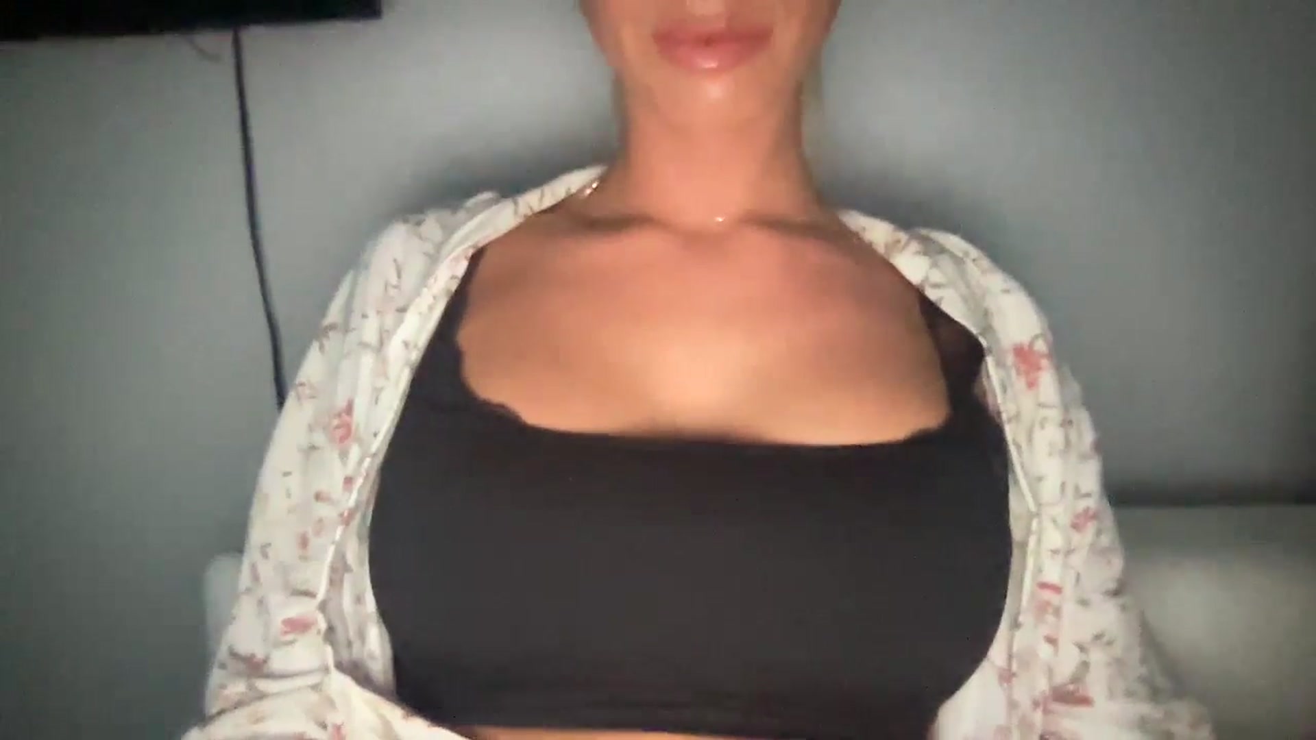 Gallery image thumbnail from Sophiaamay's myfreecams stream on, 09/14/2024, 18:25 image 4 of 20