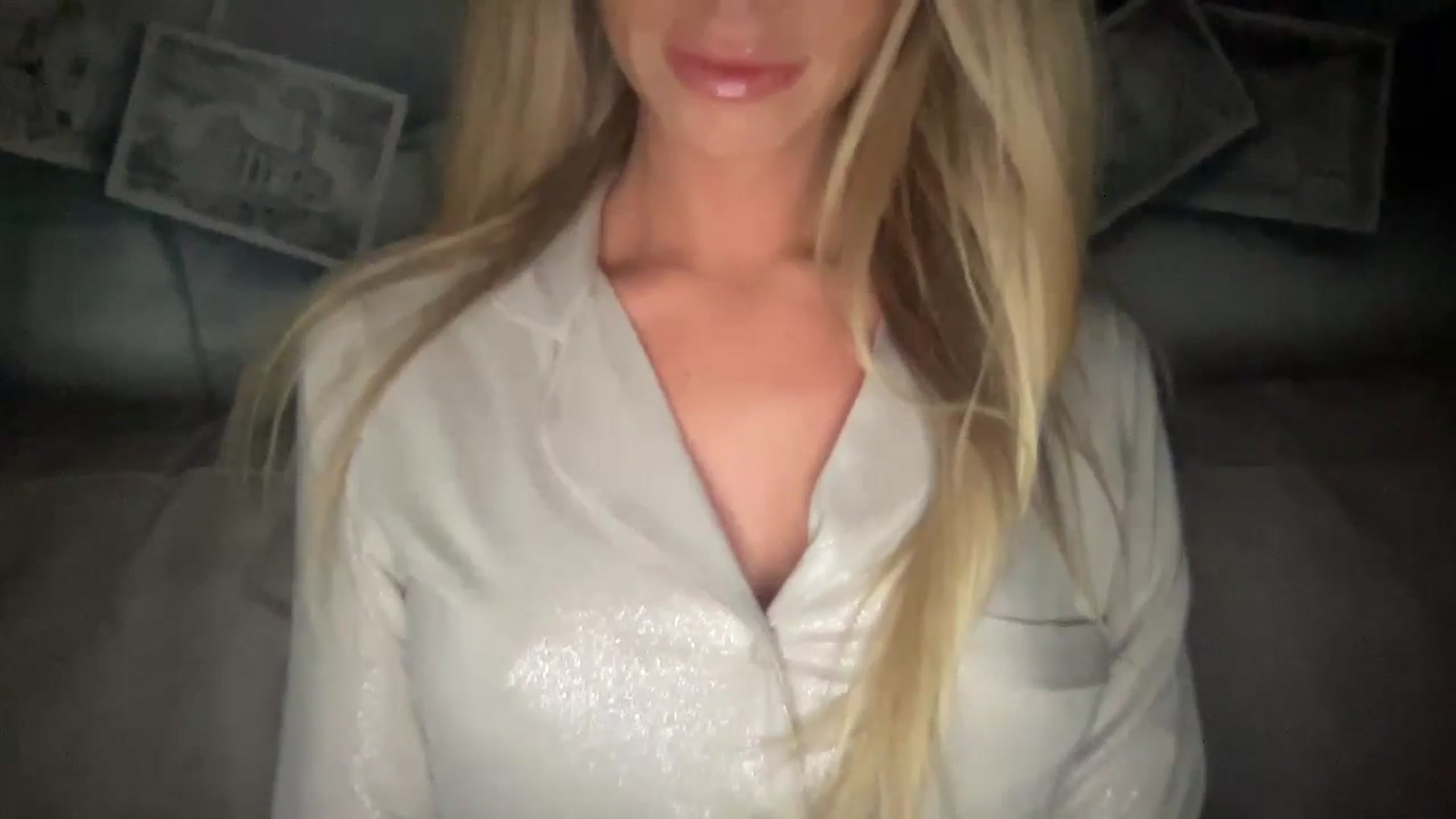 Gallery image thumbnail from Sophiaamay's myfreecams stream on, 11/19/2024, 21:28 image 3 of 20